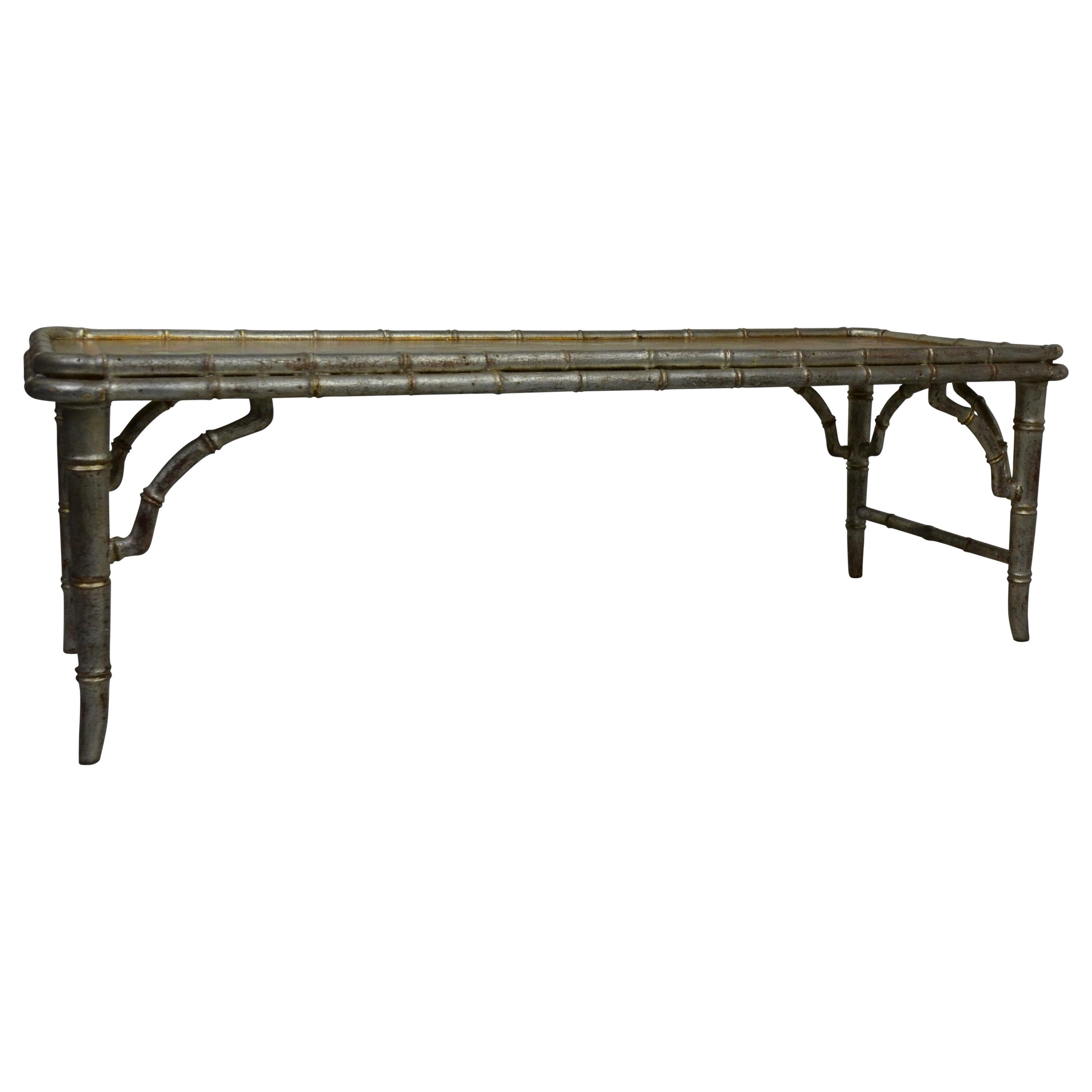 Mid Century Faux Bamboo Couchtisch mit Chinoiserie Platte (Italienisch) im Angebot