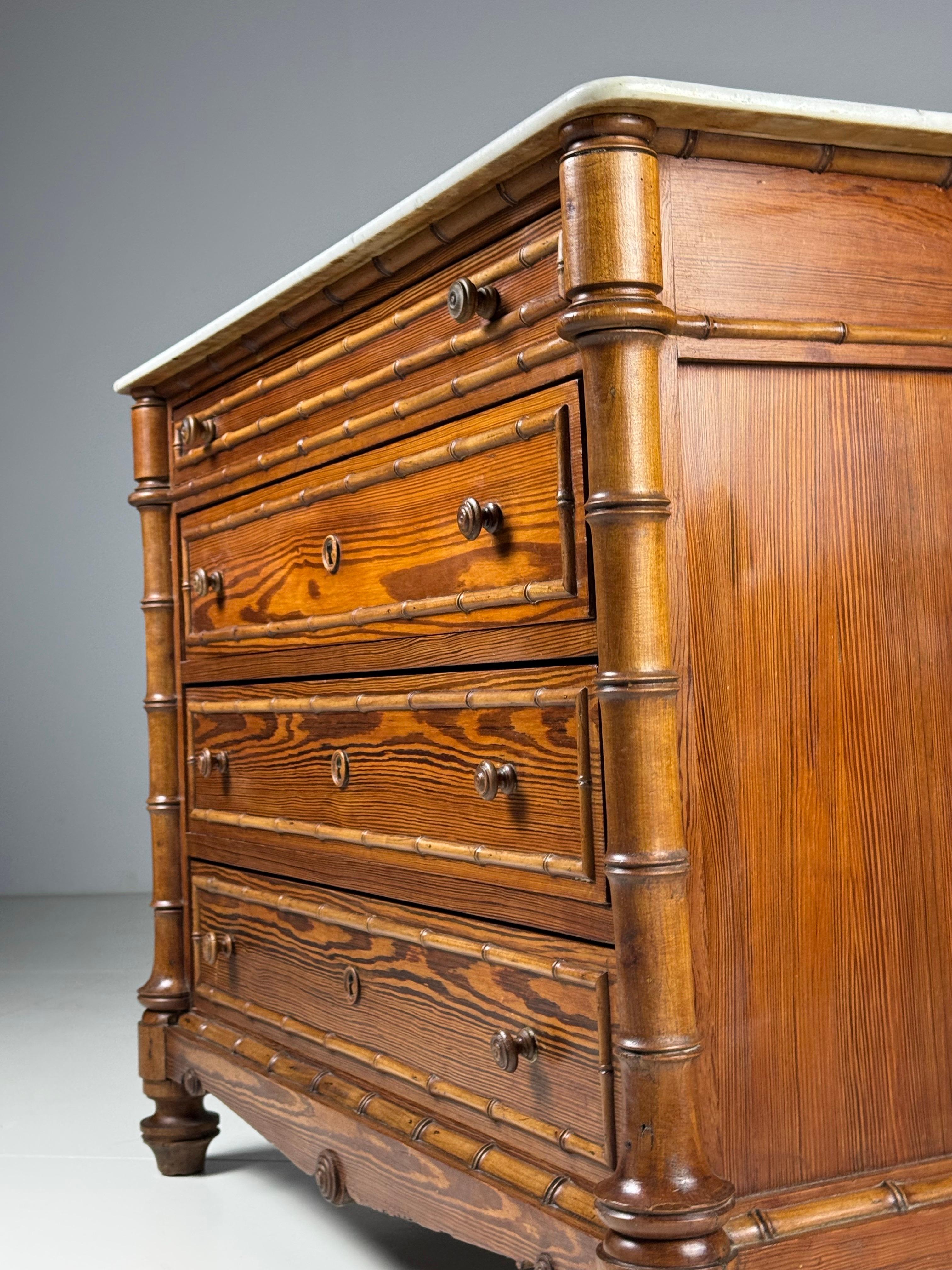 Cómoda de bambú sintético 1900 en venta 13
