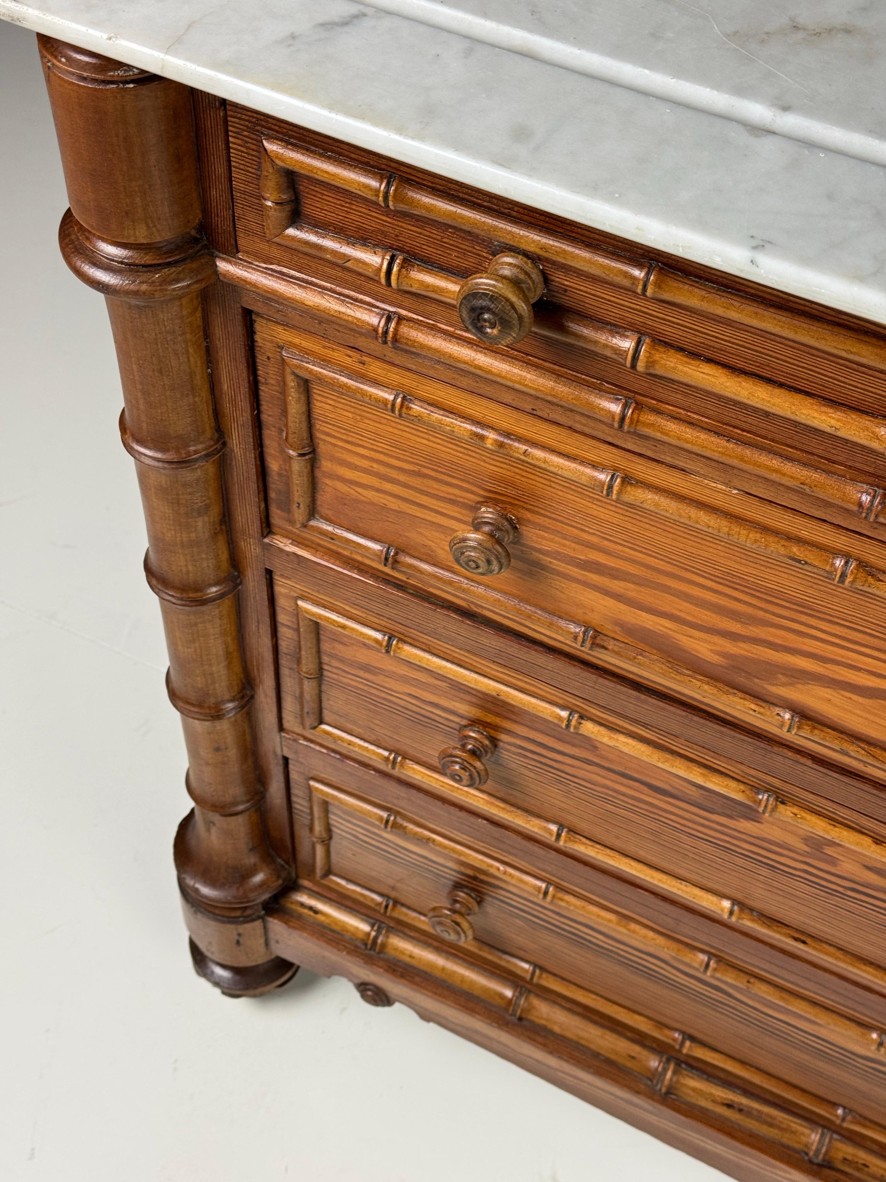 Cómoda de bambú sintético 1900 en venta 14