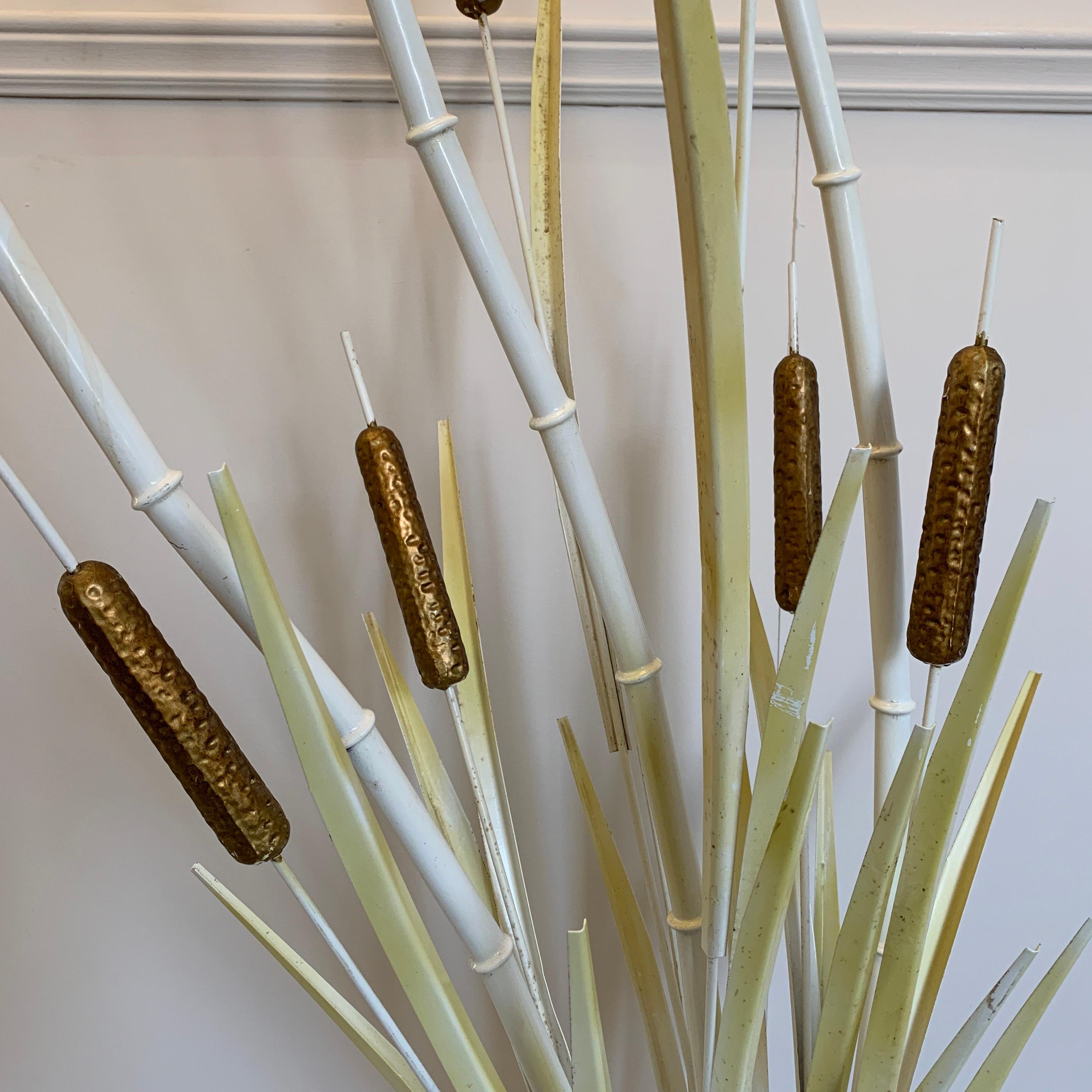Lampadaire blanc imitation bambou avec abat-jours coquillage Bon état - En vente à Hastings, GB