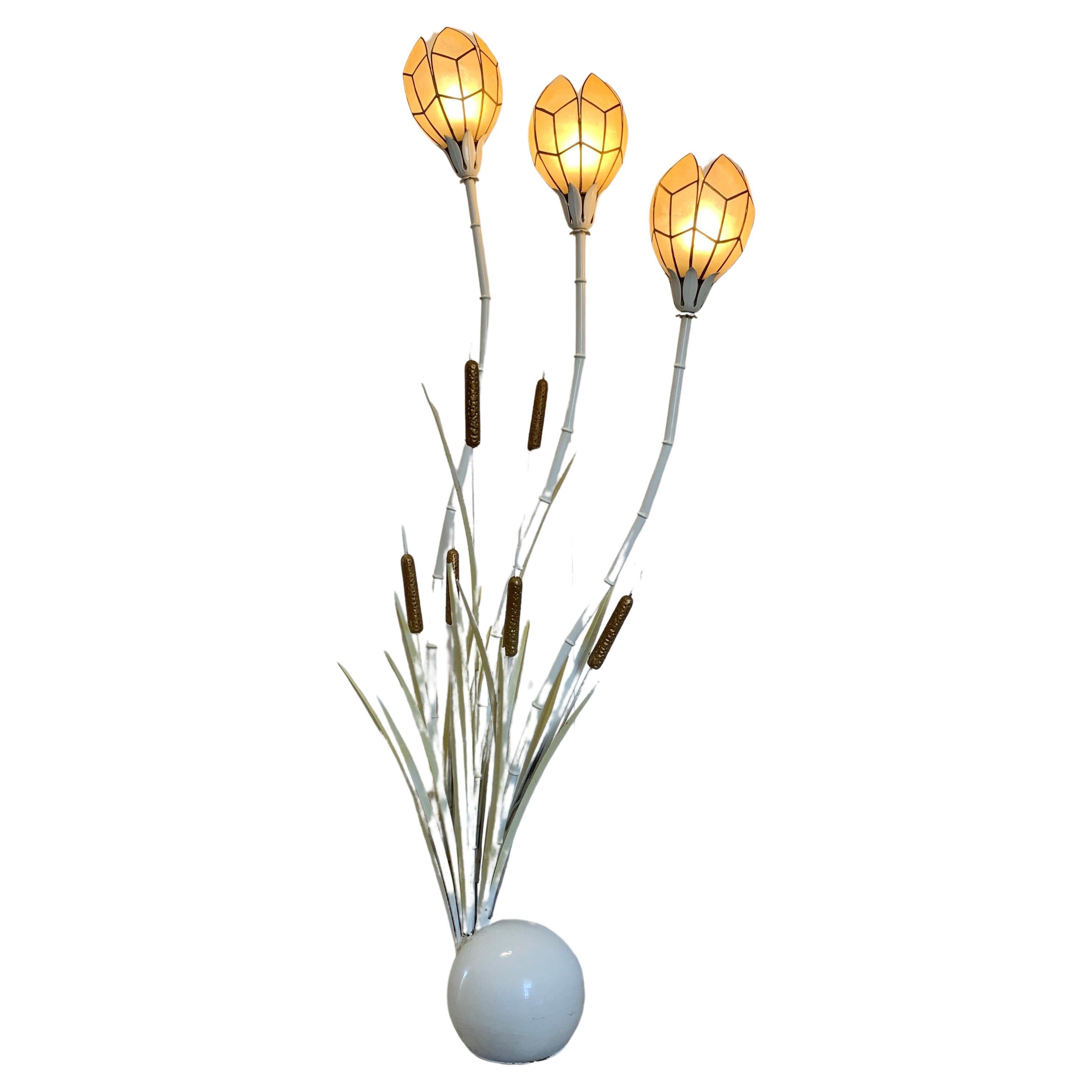 Lampadaire blanc imitation bambou avec abat-jours coquillage en vente