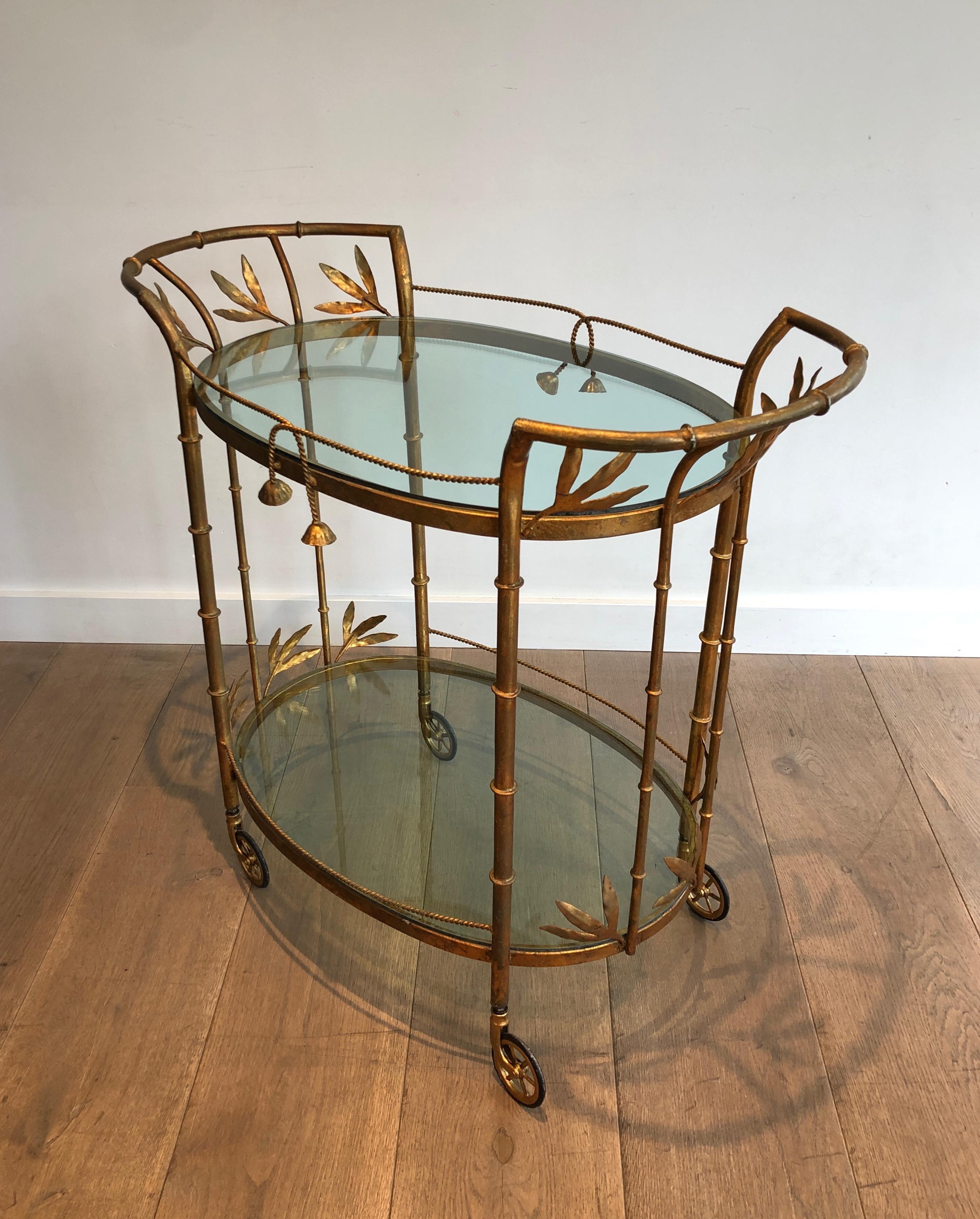 Faux-Bamboo Gilt Metal Drinks Trolley. French work Attributed to Coco Chanel.  In Good Condition In Marcq-en-Barœul, Hauts-de-France