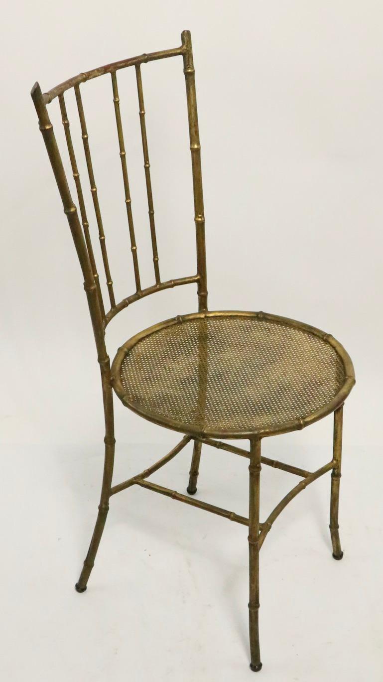Chaise en métal doré faux bambou Bon état - En vente à New York, NY