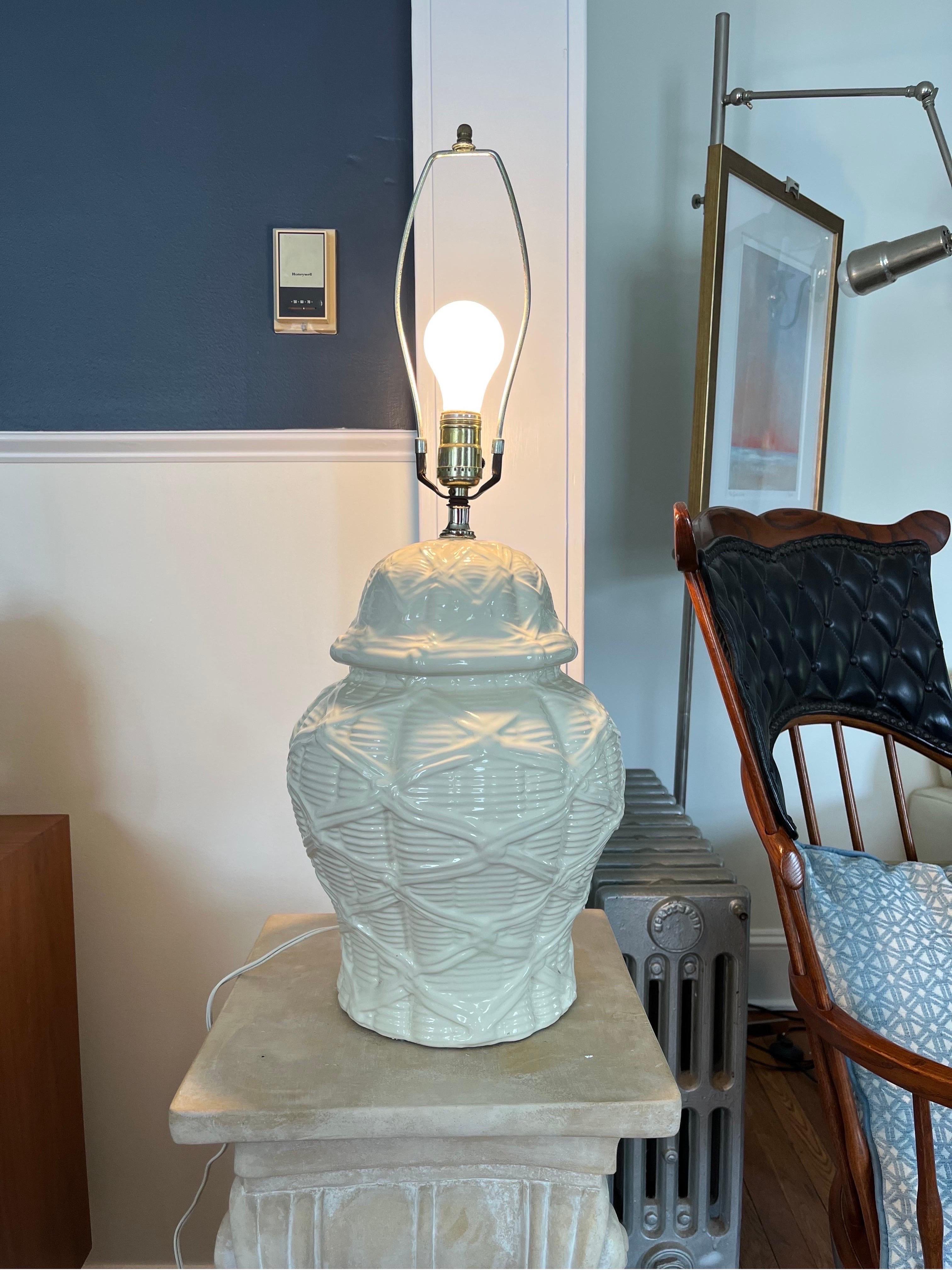 Faux Bamboo Hollywood Regency Ceramic Table Lamp In Good Condition For Sale In W Allenhurst, NJ