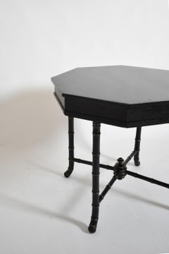 Table octogonale en faux bambou, années 1910