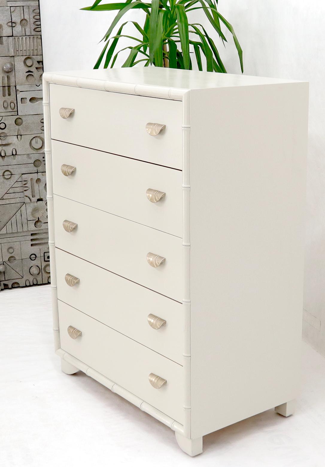 white scallop dresser