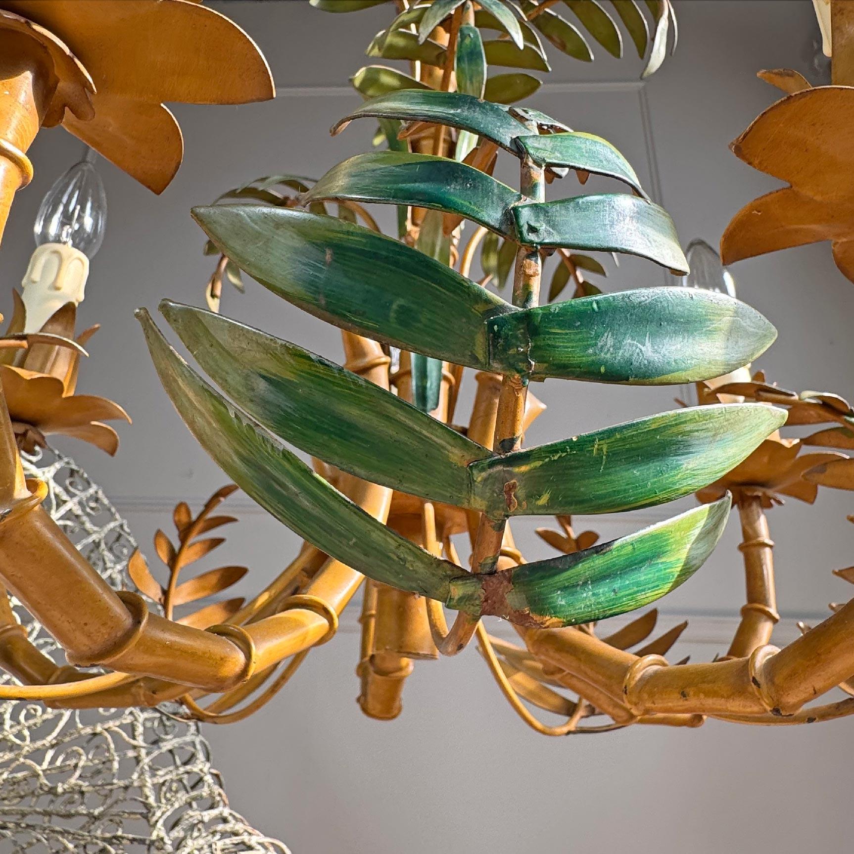 Italiano Lampadario in finto bambù con foglie di palma italiano anni '60 in vendita