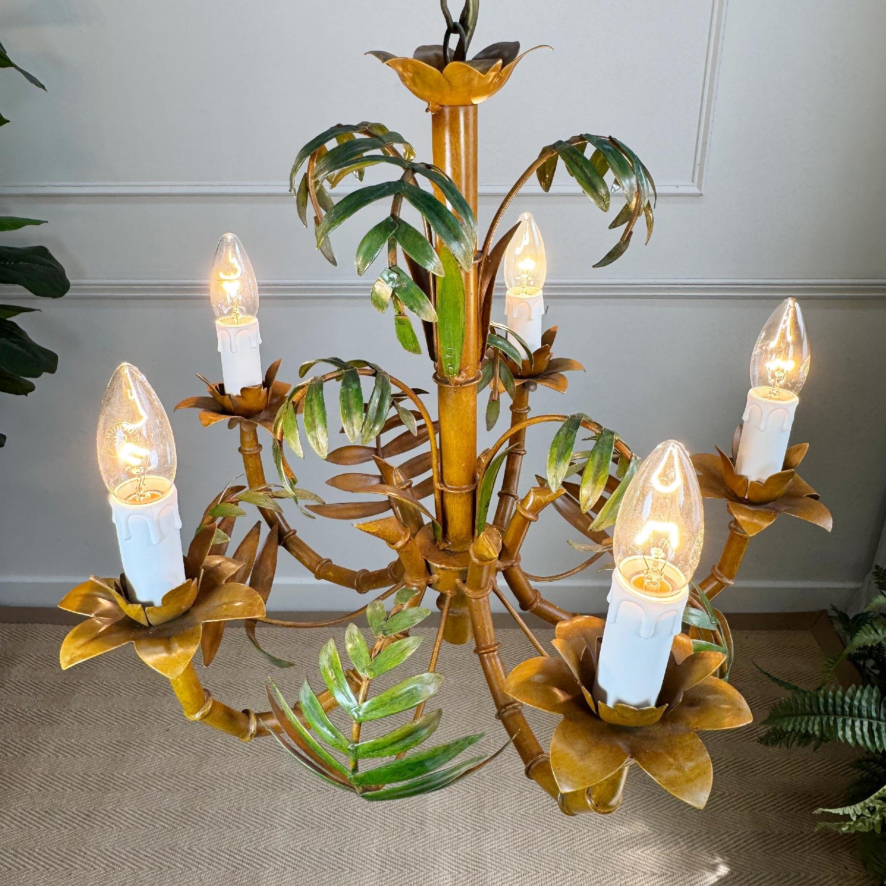 Lustre italien en faux bambou feuille de palmier des années 1960 en vente 2