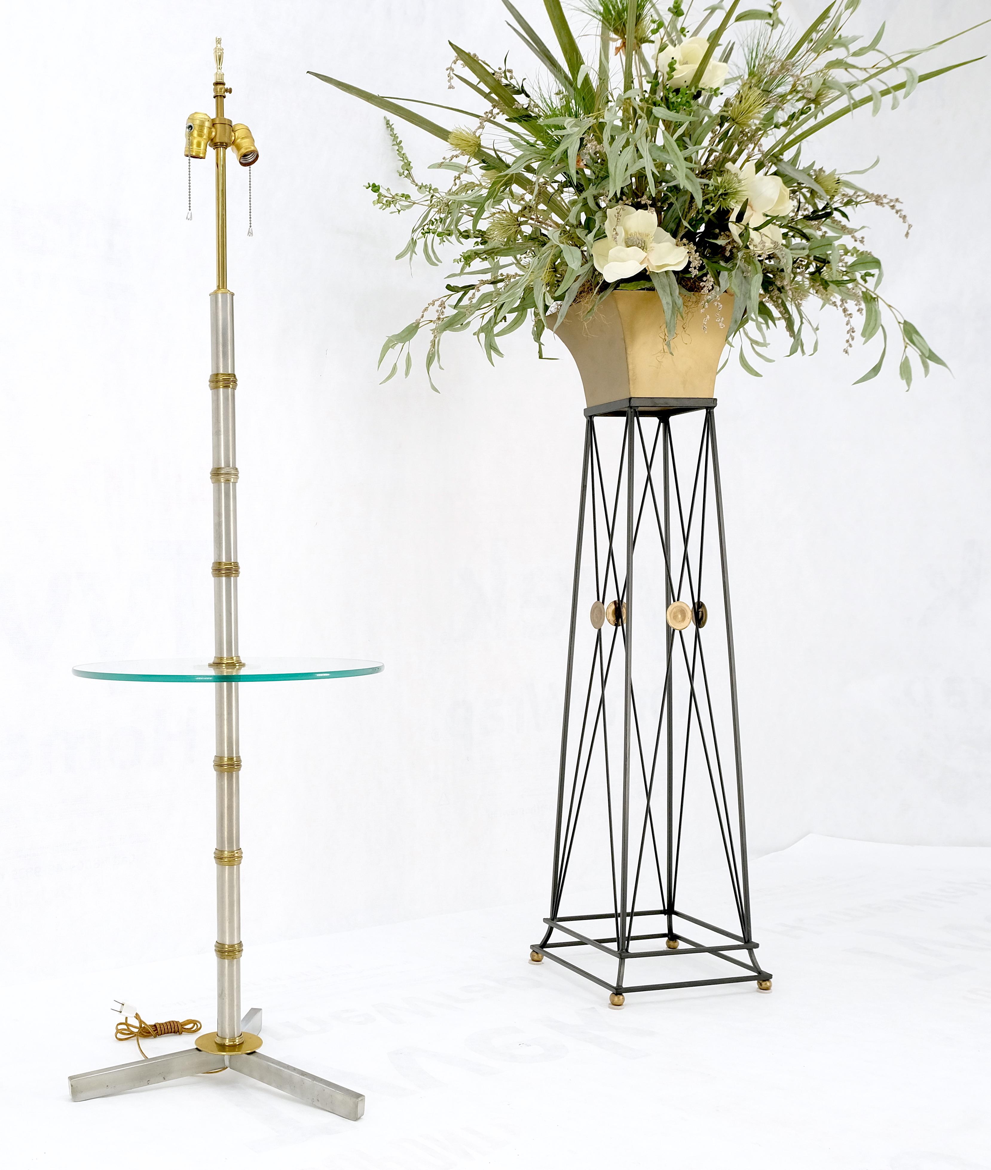 Faux Bamboo Pattern Tripod Base Floor Lamp Round Glass Side Table Mint! In Good Condition In Rockaway, NJ