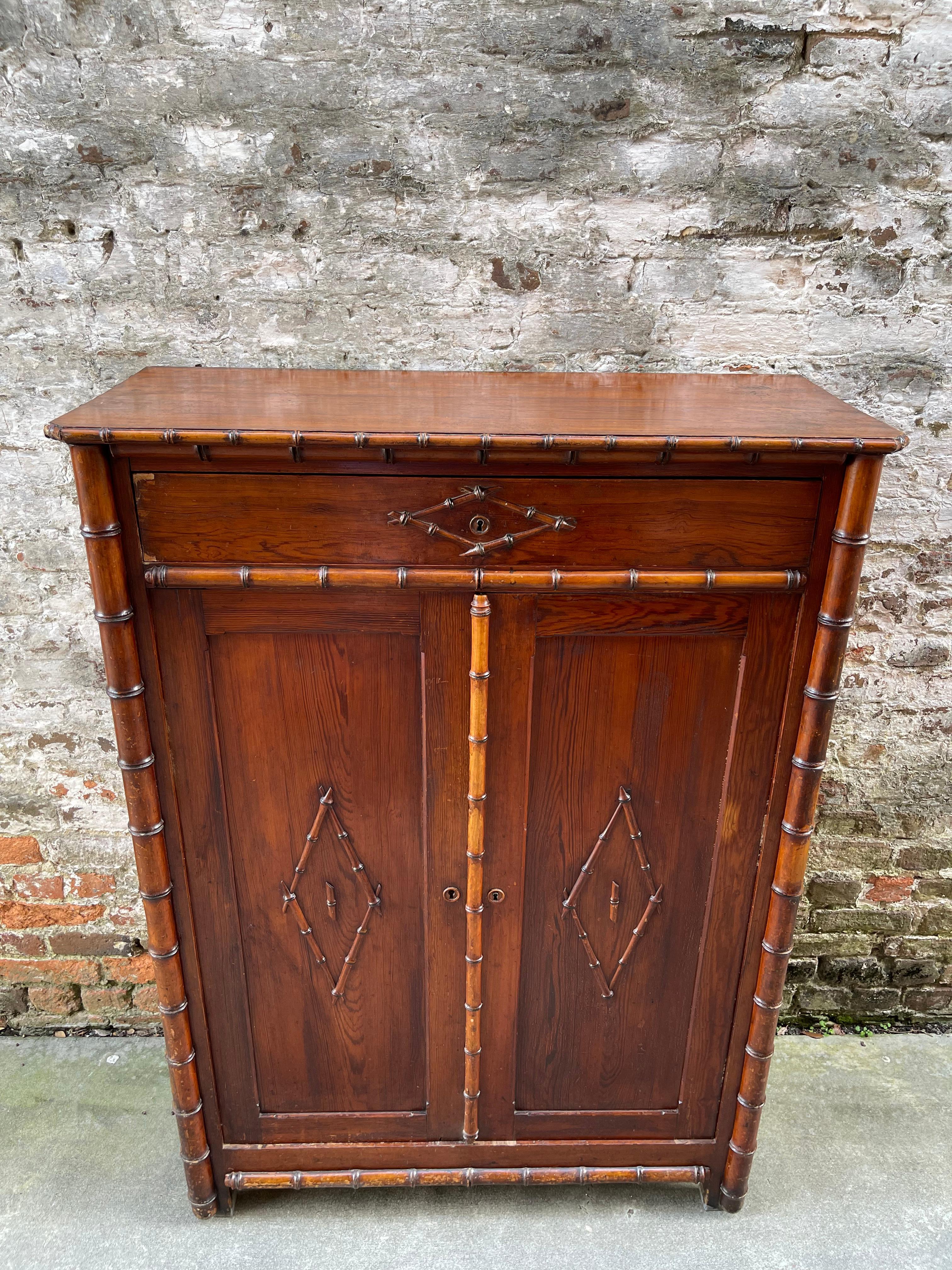 Faux Bamboo Pine Cupboard with Drawer over 2 Doors, Early 20th Century In Good Condition For Sale In Charleston, SC