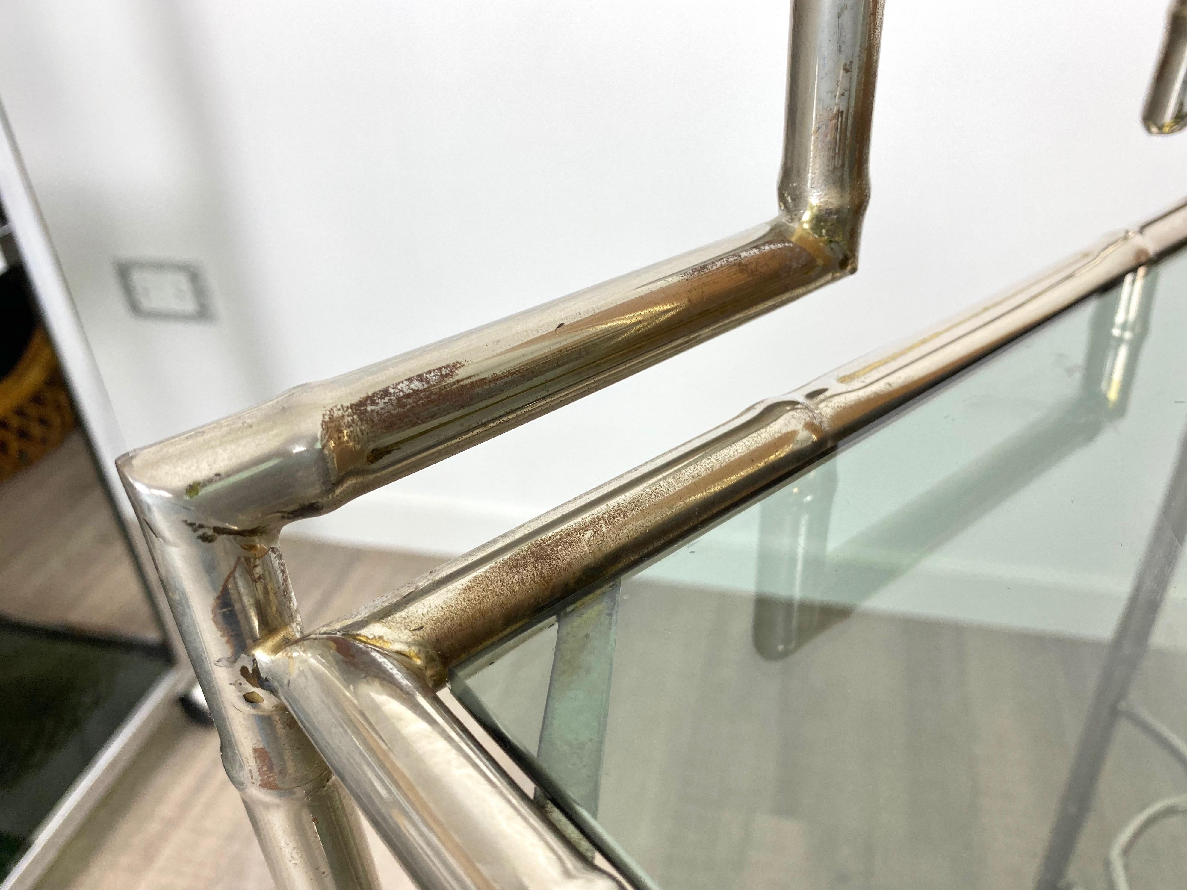 Wagen aus Kunstbambus:: Silber und Glas:: Italien:: 1970er Jahre im Angebot 1