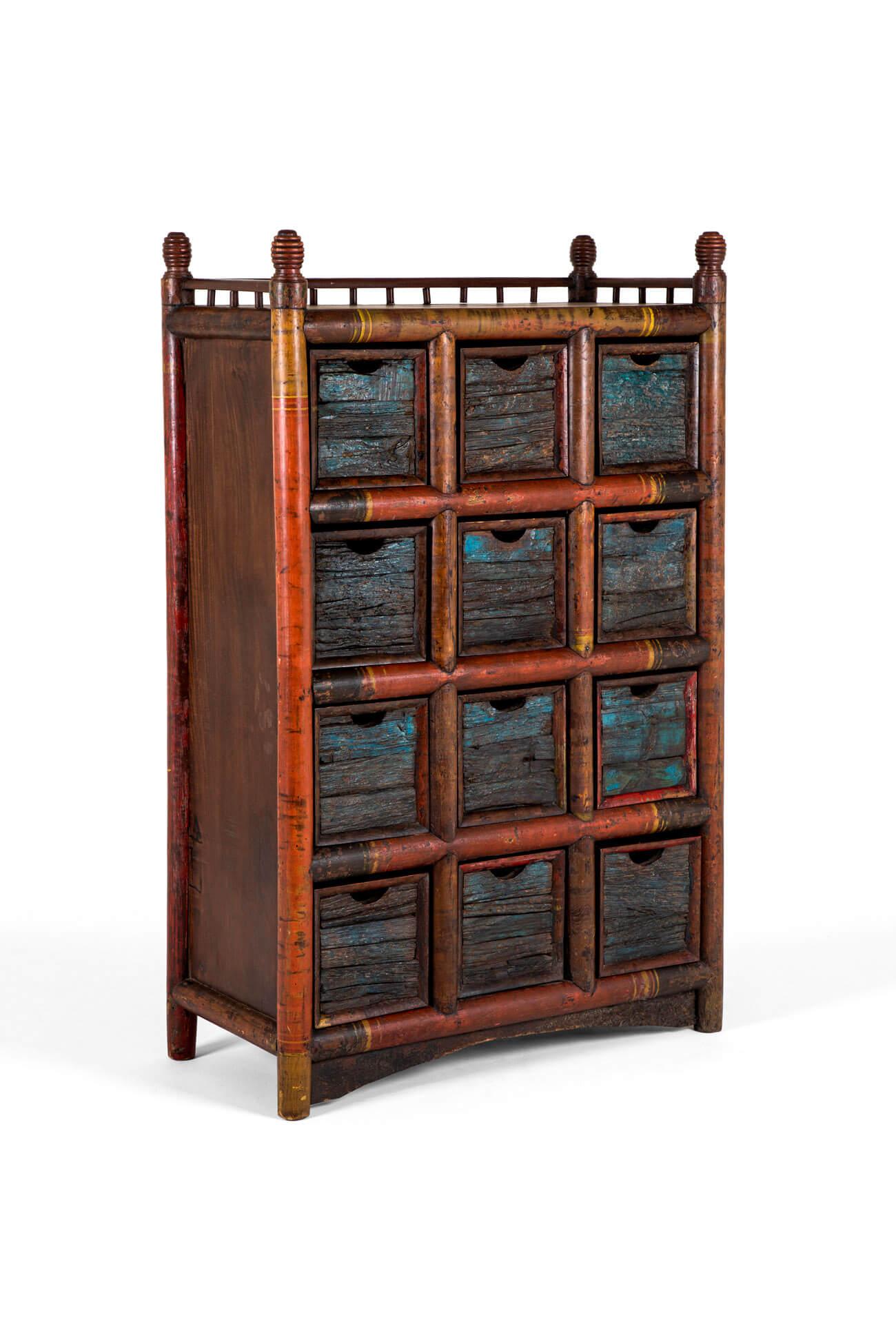 Anglo-indiano Armadio portaoggetti in teak finto bambù in vendita