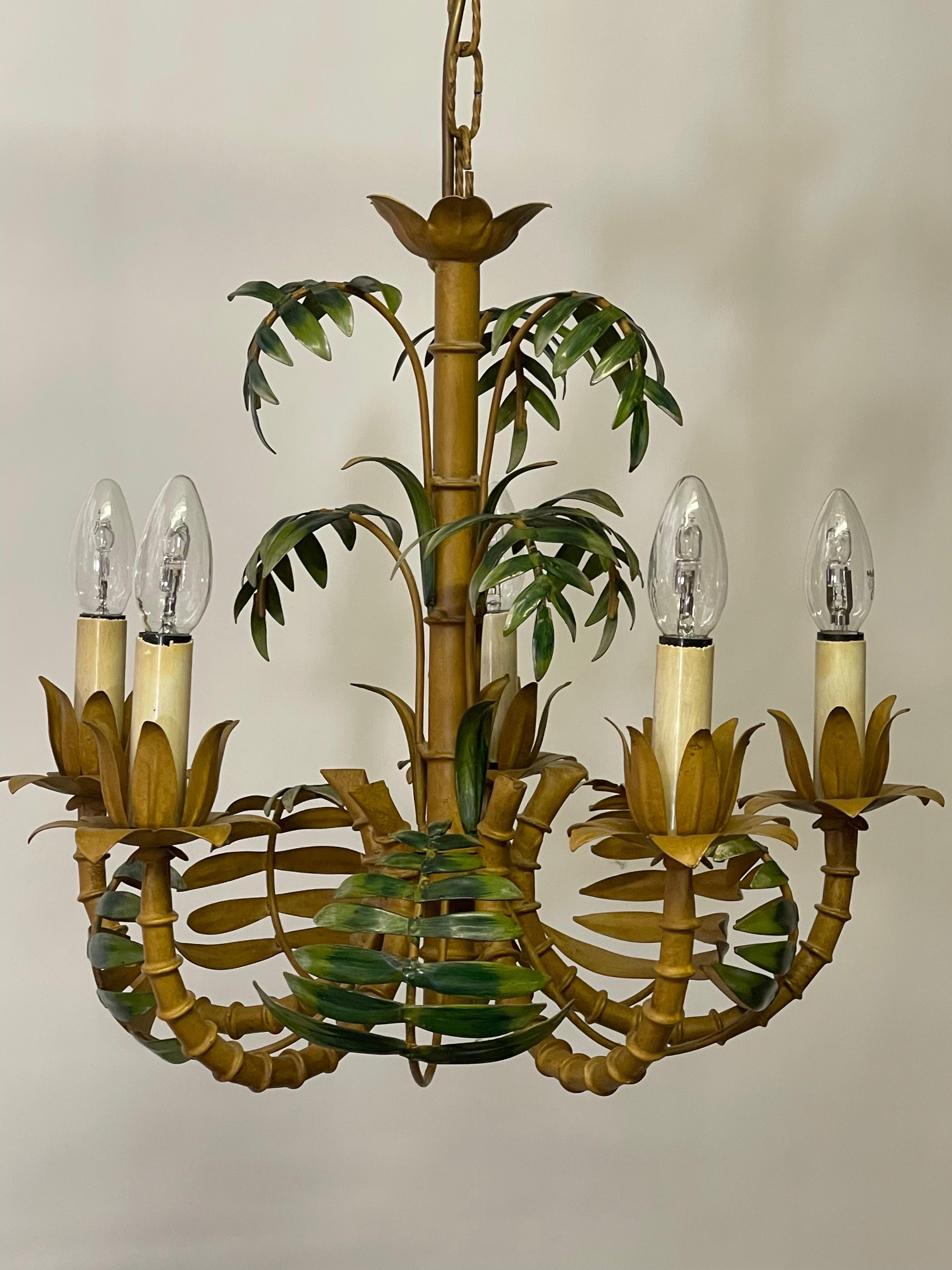 Faux Bamboo Tole Palm Tree Chandelier, France, circa 1950s In Good Condition For Sale In Wiesbaden, Hessen