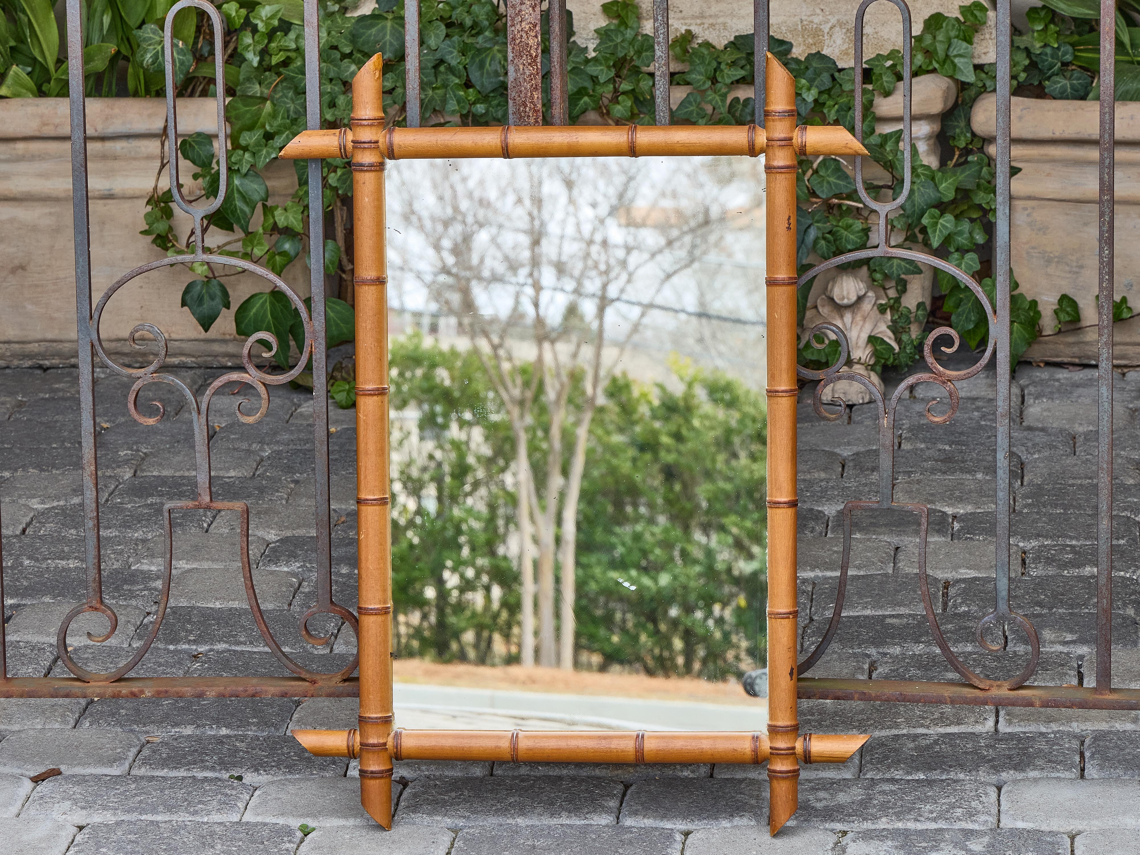 Specchio in finto bambù e noce con vetro originale, Francia, circa 1900 in vendita 5