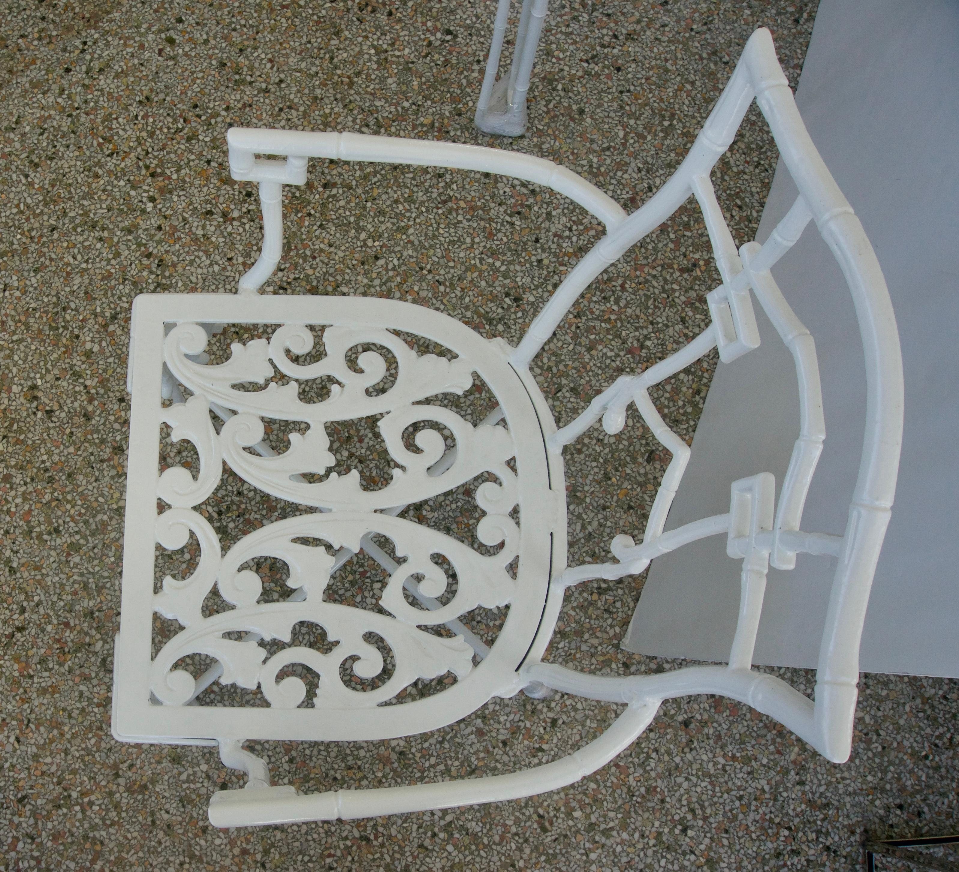 Faux Bamboo, White, Five-Piece Patio Table and Chairs by Kessler In Good Condition In West Palm Beach, FL