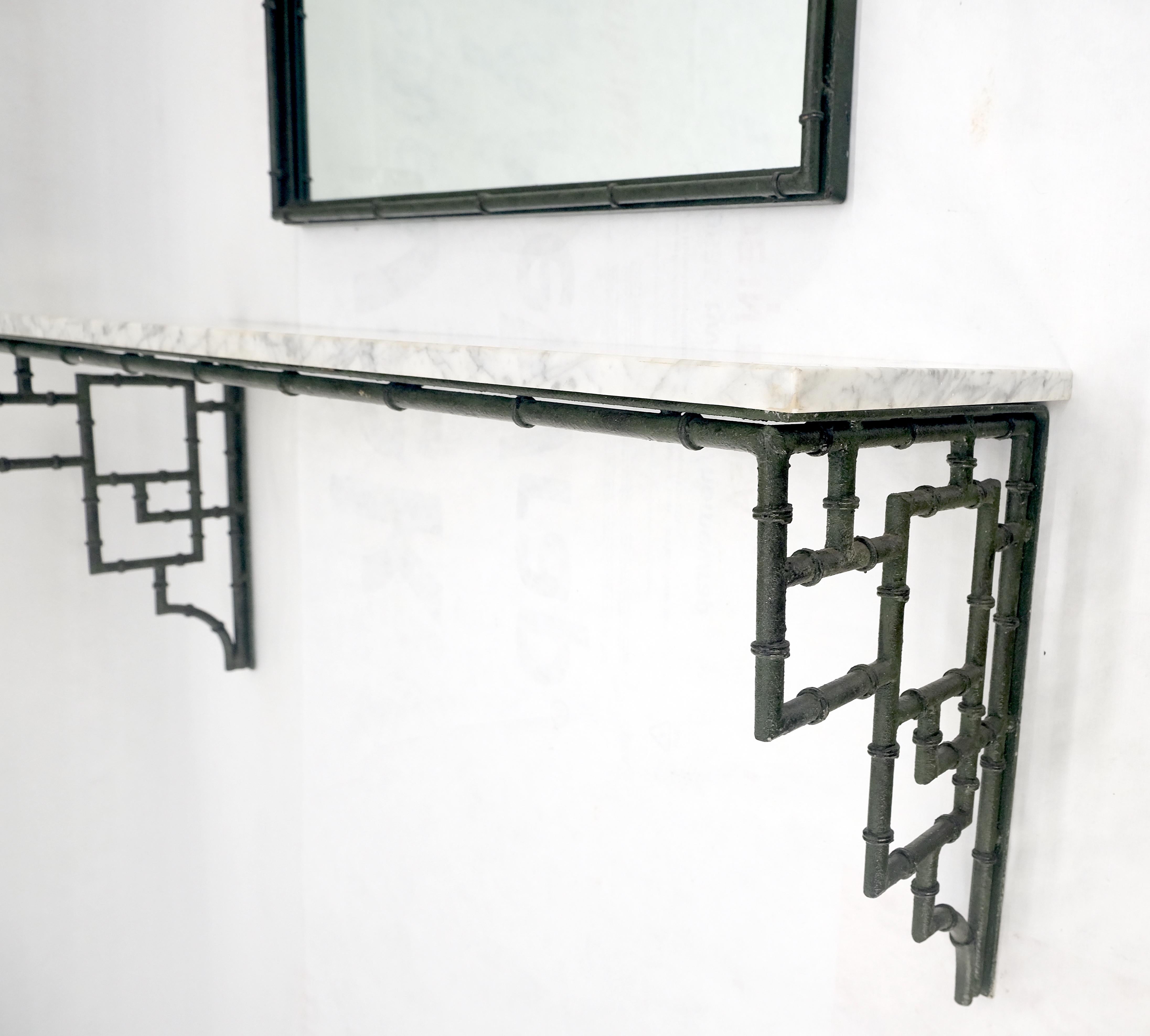 Finto bambù bianco con piano in marmo per appendere il tavolo della console a muro con specchio a cupola MINT!

dimensioni dello specchio:
2in x 31in x 53in

Dimensioni della consolle:
13in x 46in x 19in