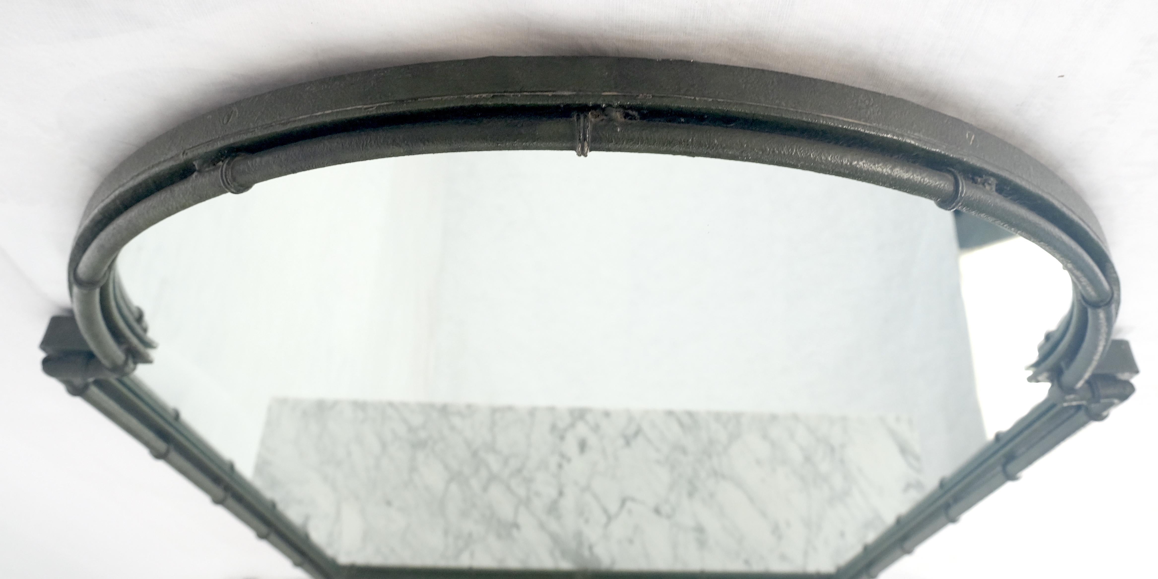 XX secolo Finto bambù bianco con piano in marmo, appeso al tavolo della console da parete con specchio a cupola MINT in vendita