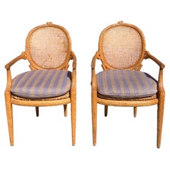 Esszimmerstühle im Faux-Bois-Stil mit Rückenlehnen aus Rattan und Sitzflächen aus Binsengeflecht – ein Paar