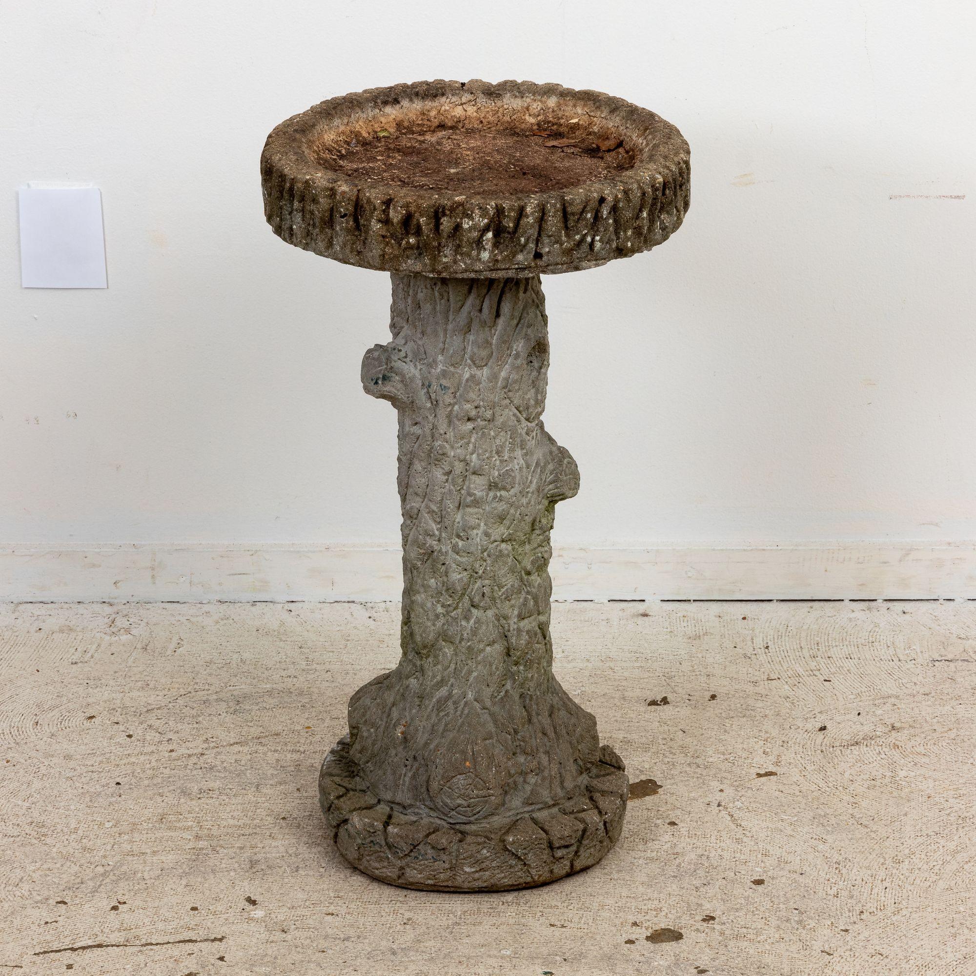 Béton Bain d'oiseau Faux Bois en vente