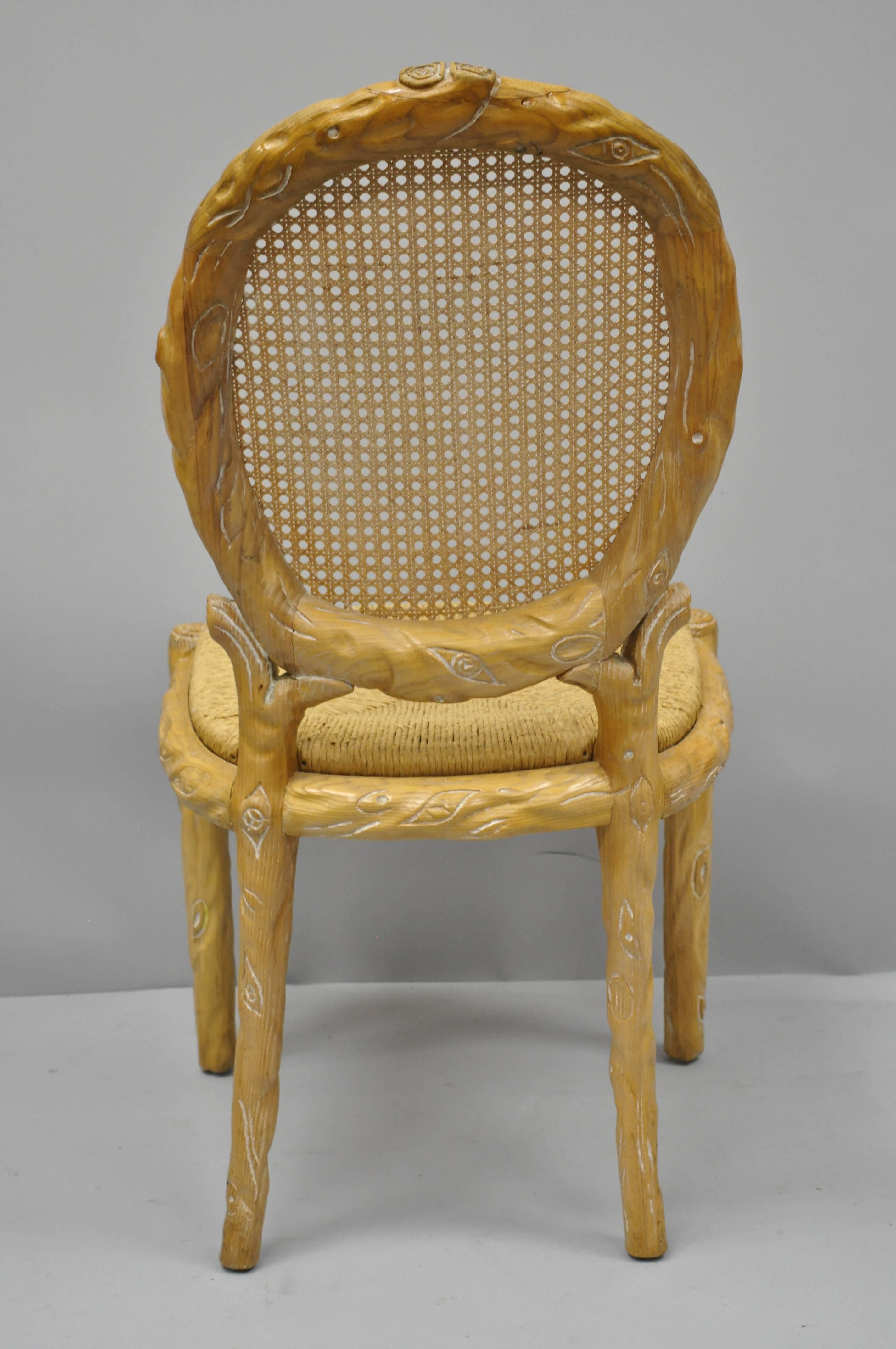 Ensemble de chaises de salle à manger en faux bois en forme de branche avec dossier en rotin et assise en jonc en bois sculpté en vente 6