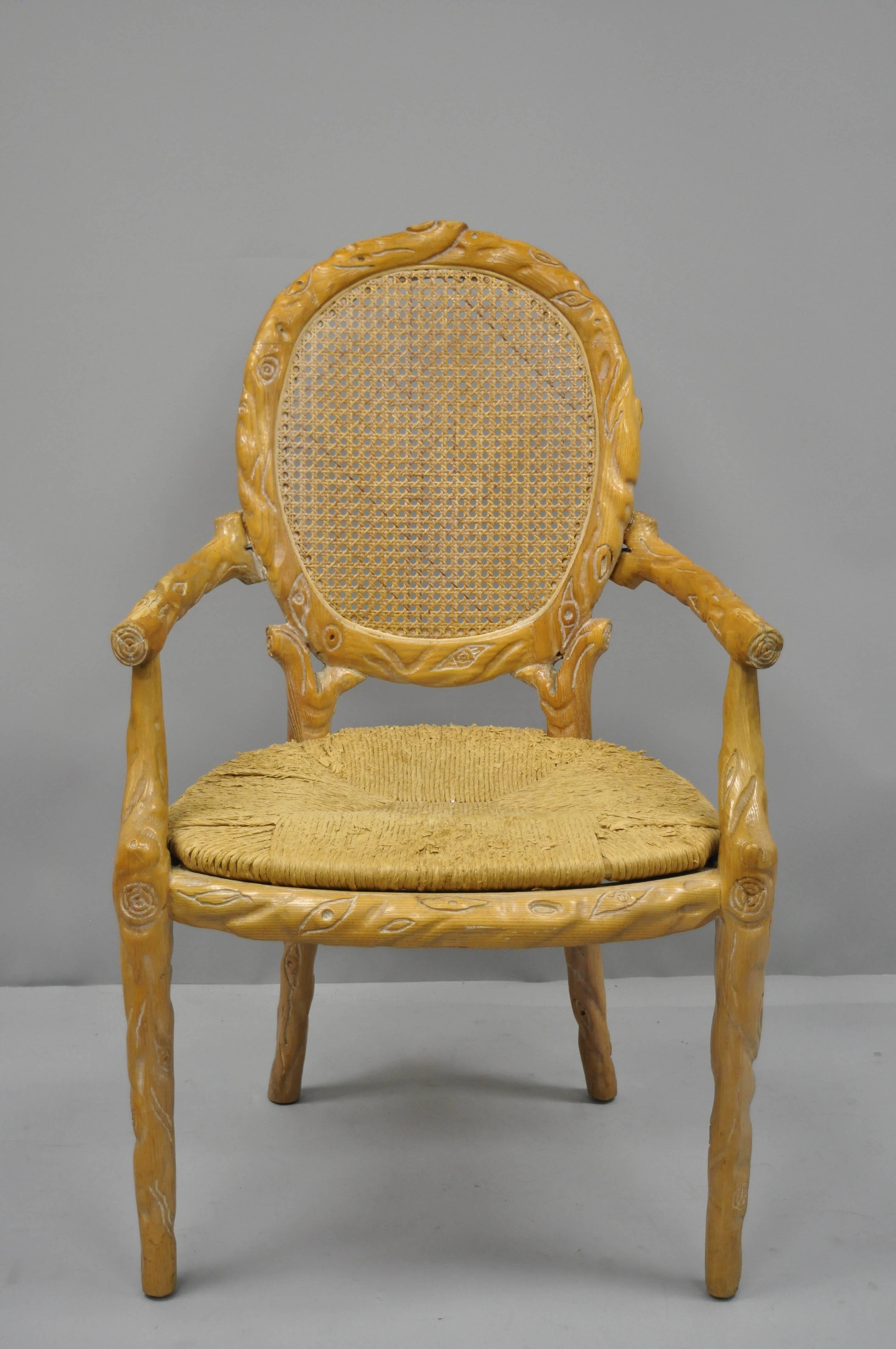 Ensemble de chaises de salle à manger en faux bois en forme de branche avec dossier en rotin et assise en jonc en bois sculpté en vente 7
