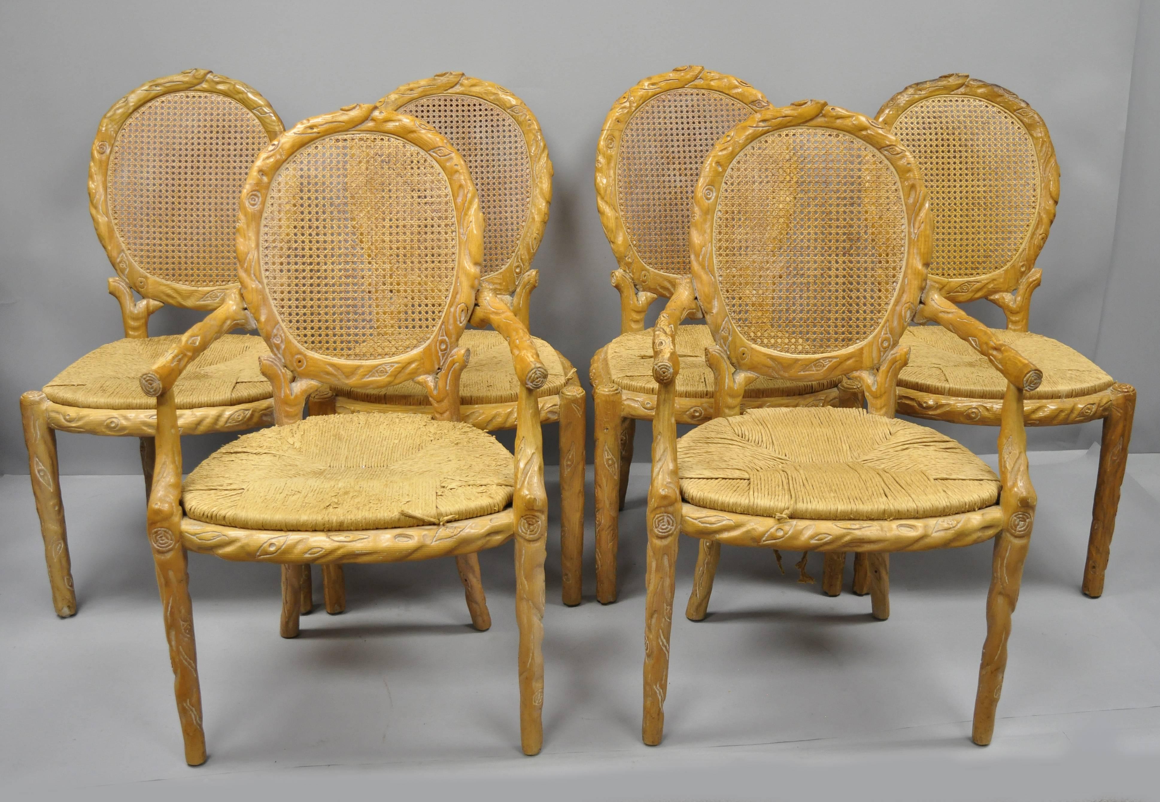 Ensemble de chaises de salle à manger en faux bois en forme de branche avec dossier en rotin et assise en jonc en bois sculpté en vente 8