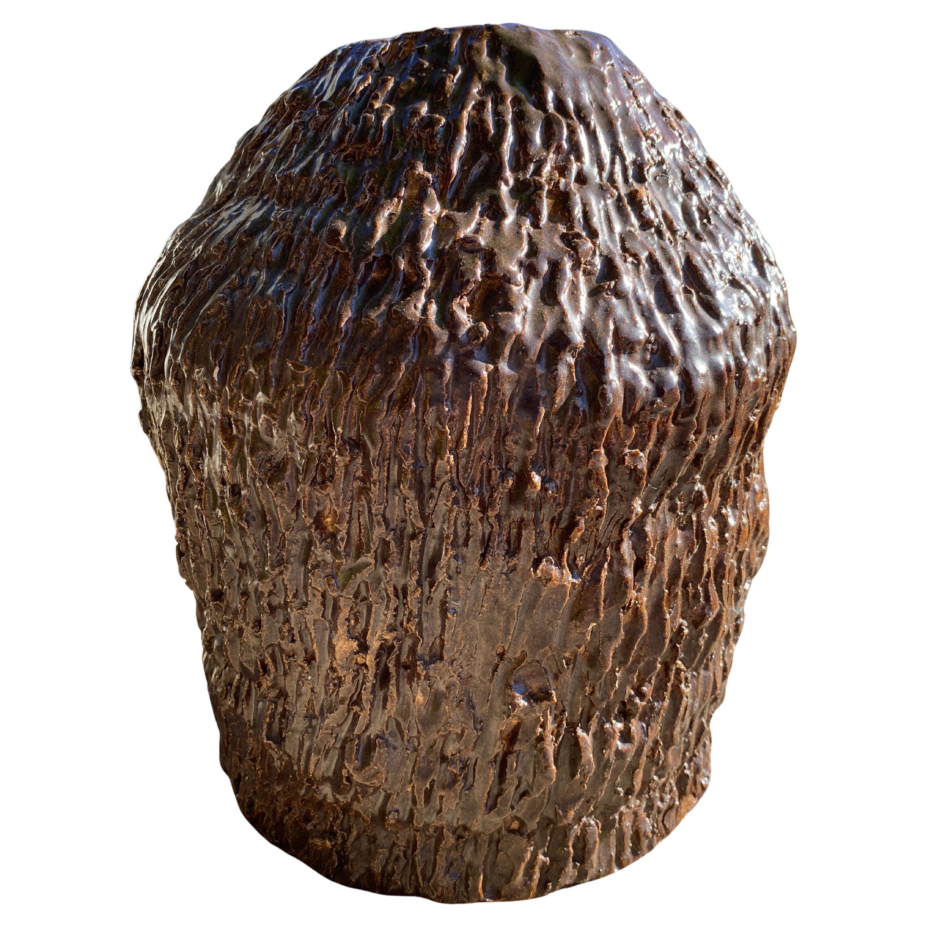 Vaso Faux Bois marrone cioccolato con texture corteccia anni '80 in vendita