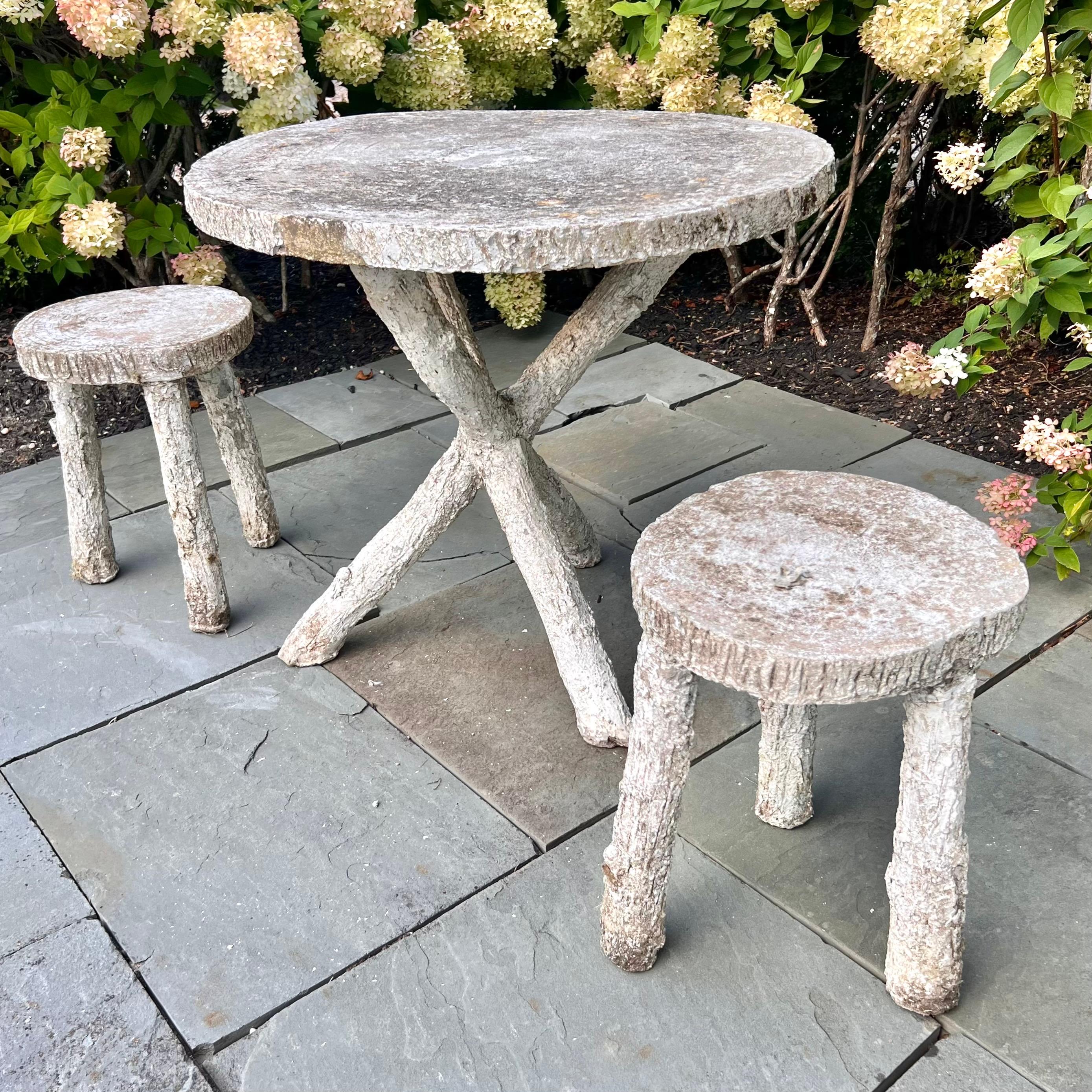 Faux Bois Concrete Table and Two Stools, 1960s France For Sale 4