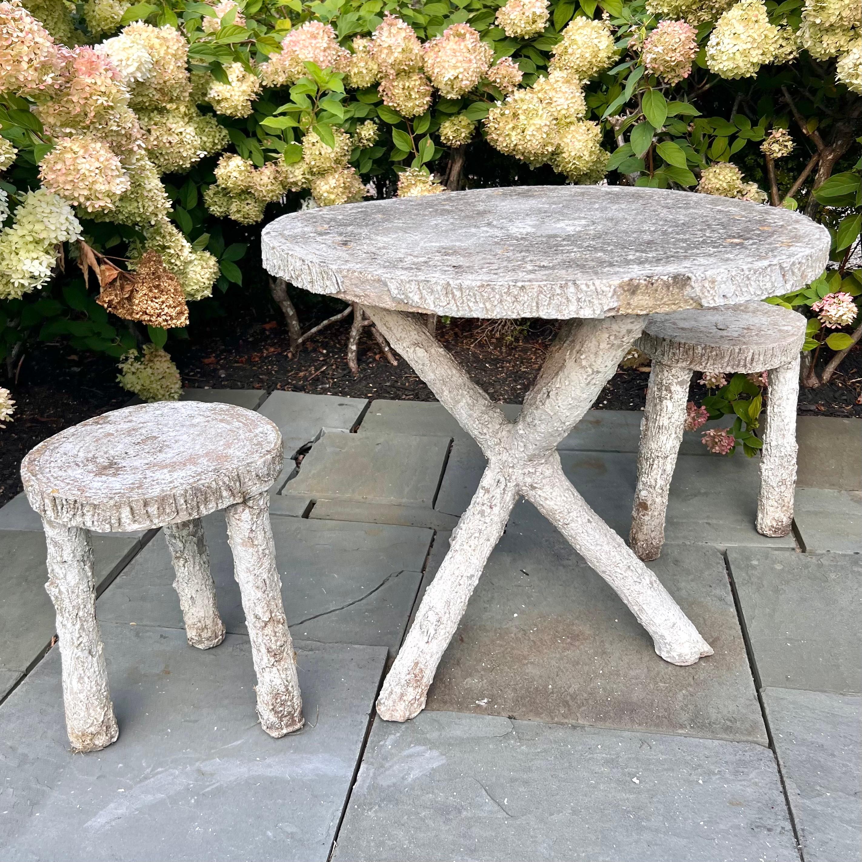 Faux Bois Concrete Table and Two Stools, 1960s France In Good Condition For Sale In Los Angeles, CA