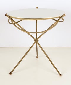 Tavolo in metallo con motivo Faux Bois e piano in vetro latte francese