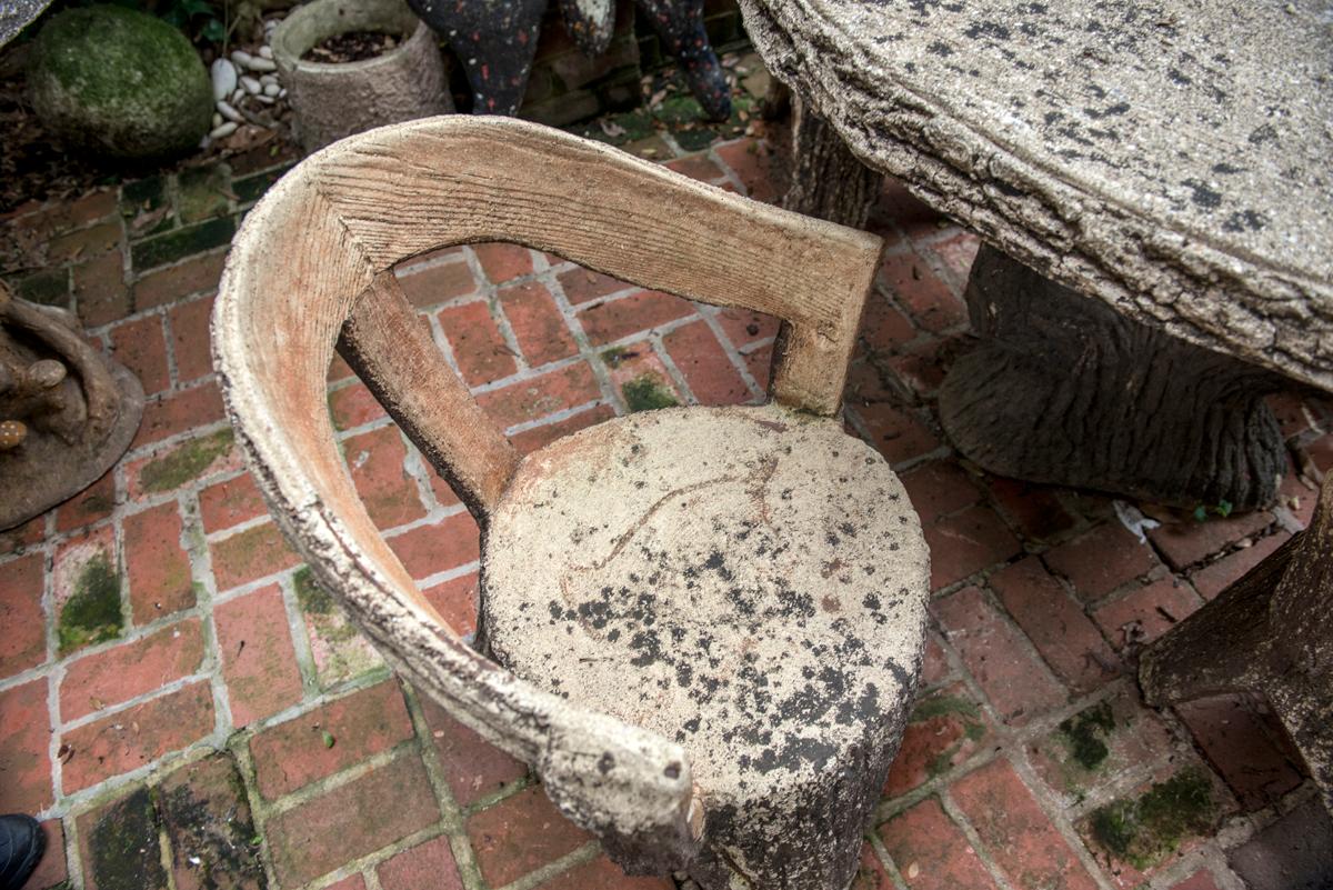 Faux Bois Table and Four Chairs (Mitte des 20. Jahrhunderts)