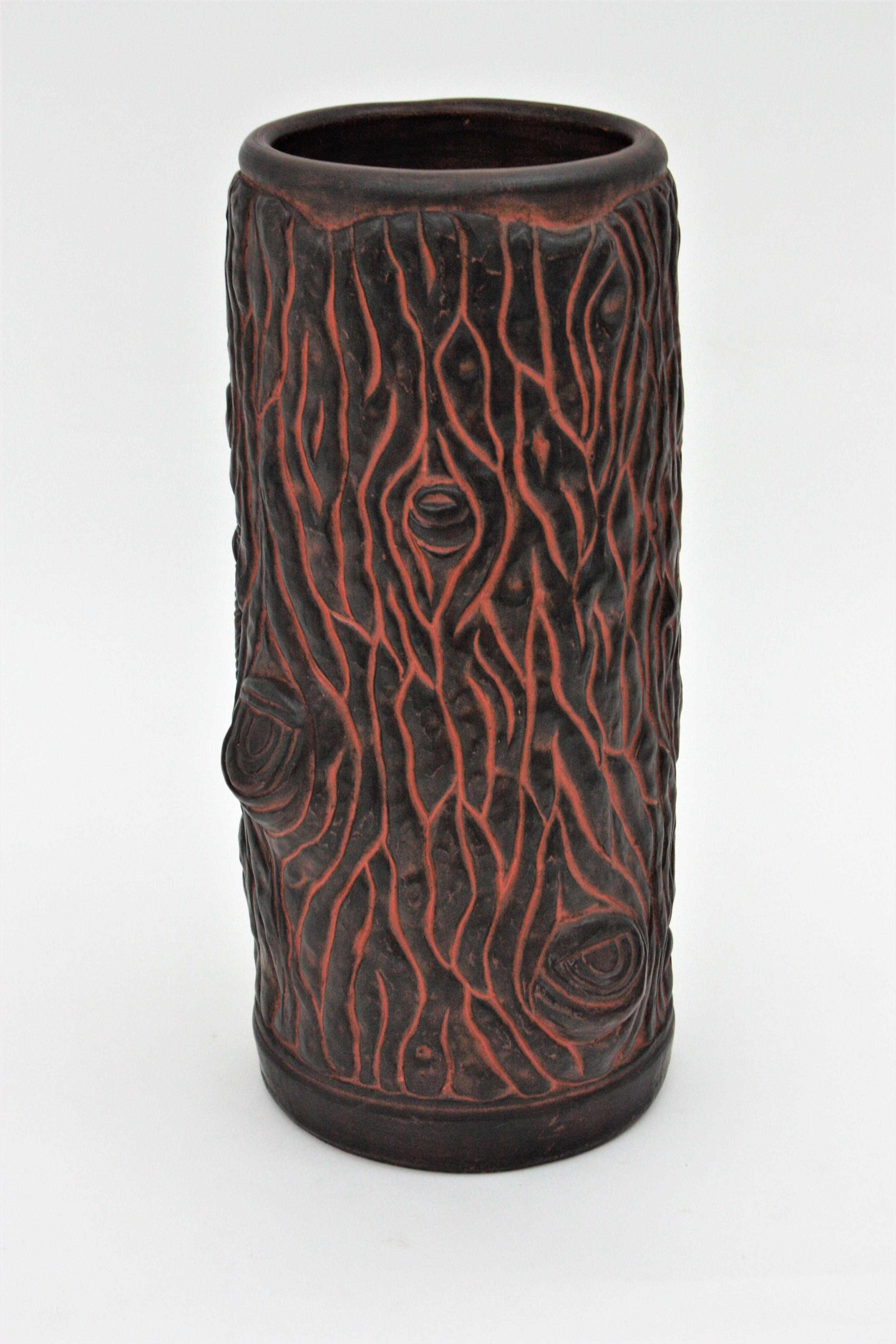 French Umbrella Stand in Faux Wood Terracotta, Log Shape, 1960s In Good Condition For Sale In Barcelona, ES