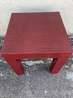 Mesa de bebidas imitación cocodrilo burdeos de Karl Springer, circa años 80