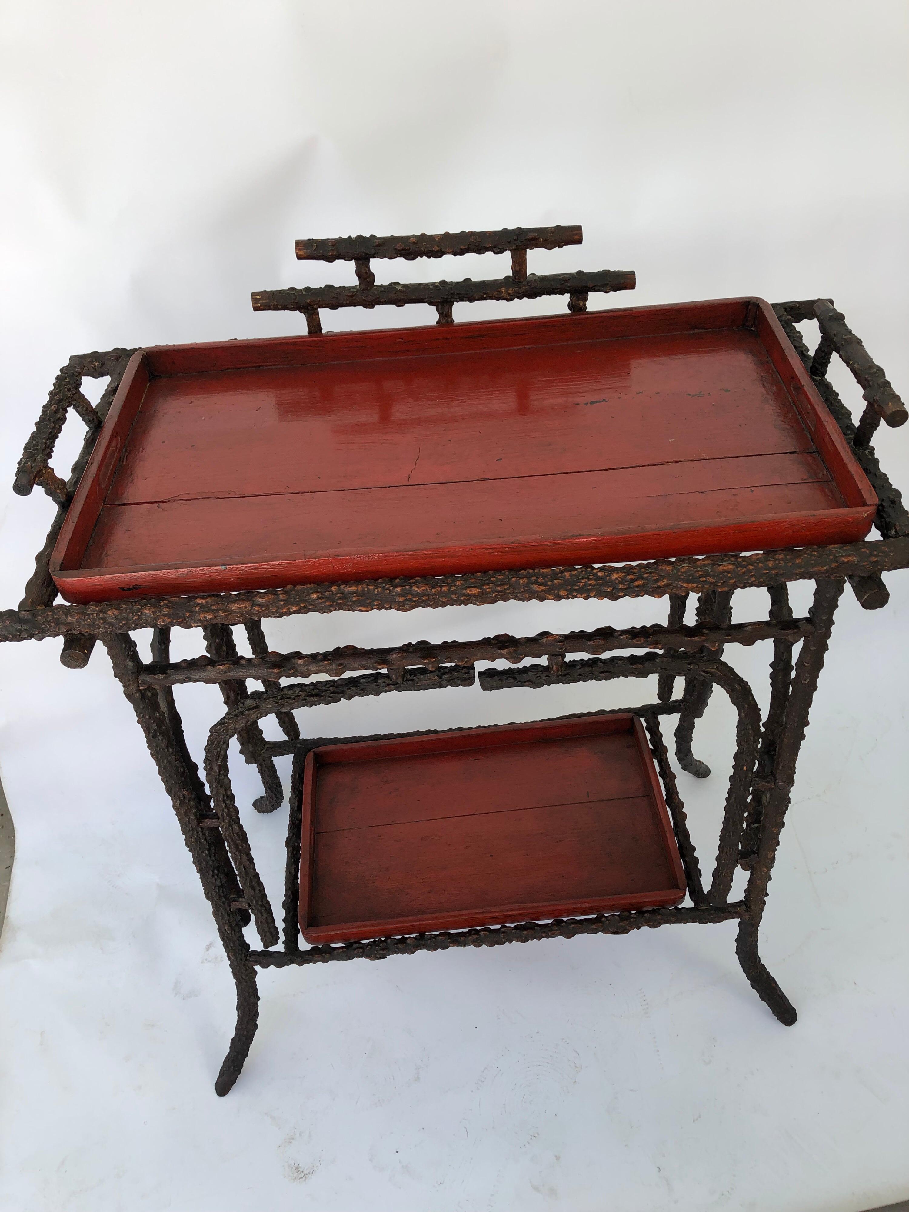Faux Burr Root Wood Stand with Red Lacquer Trays In Good Condition For Sale In Hudson, NY
