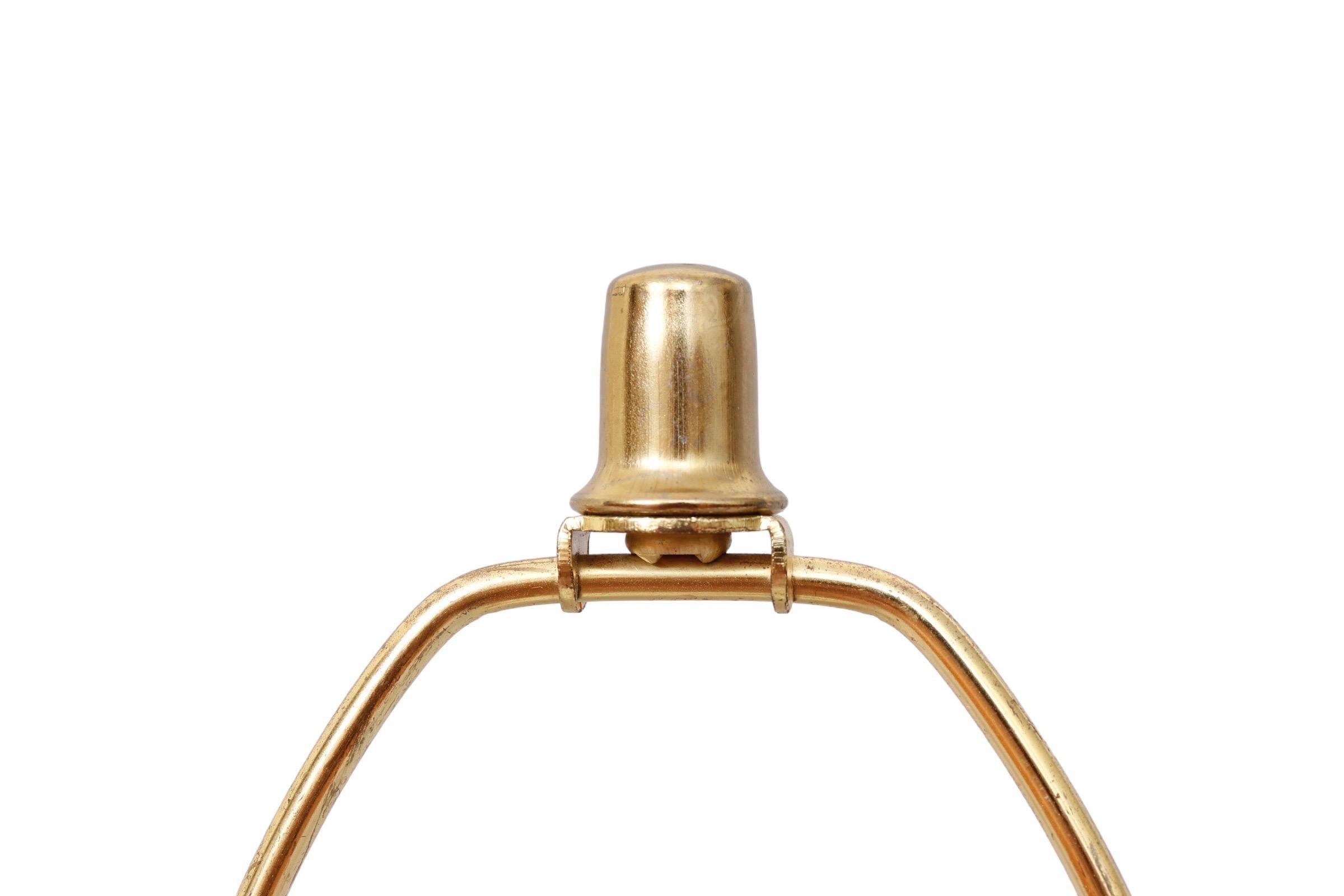 Américain Paire de lampes de table en faux corail Stone en vente