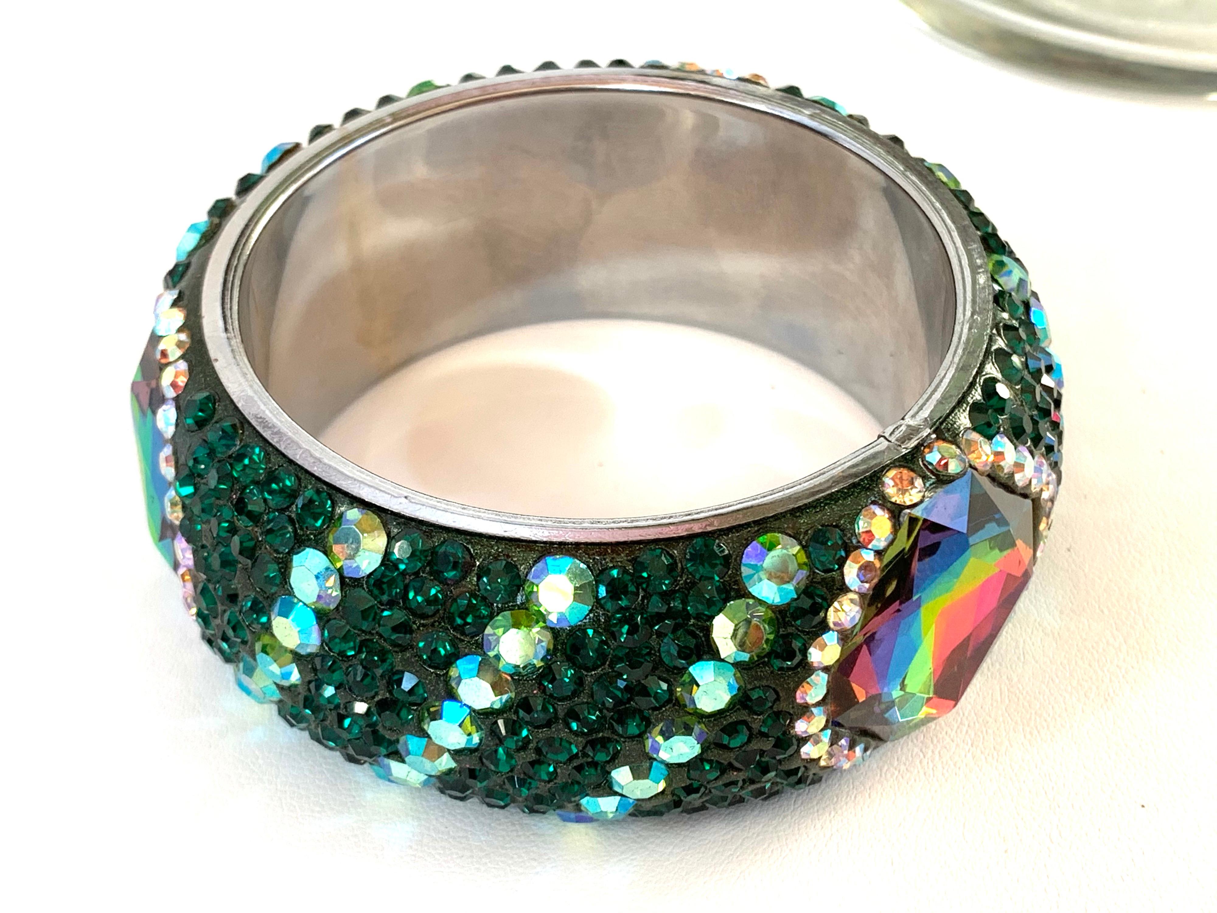 Contemporary Faux Emerald Rhinestone Crystal Bangle Bracelet For Sale