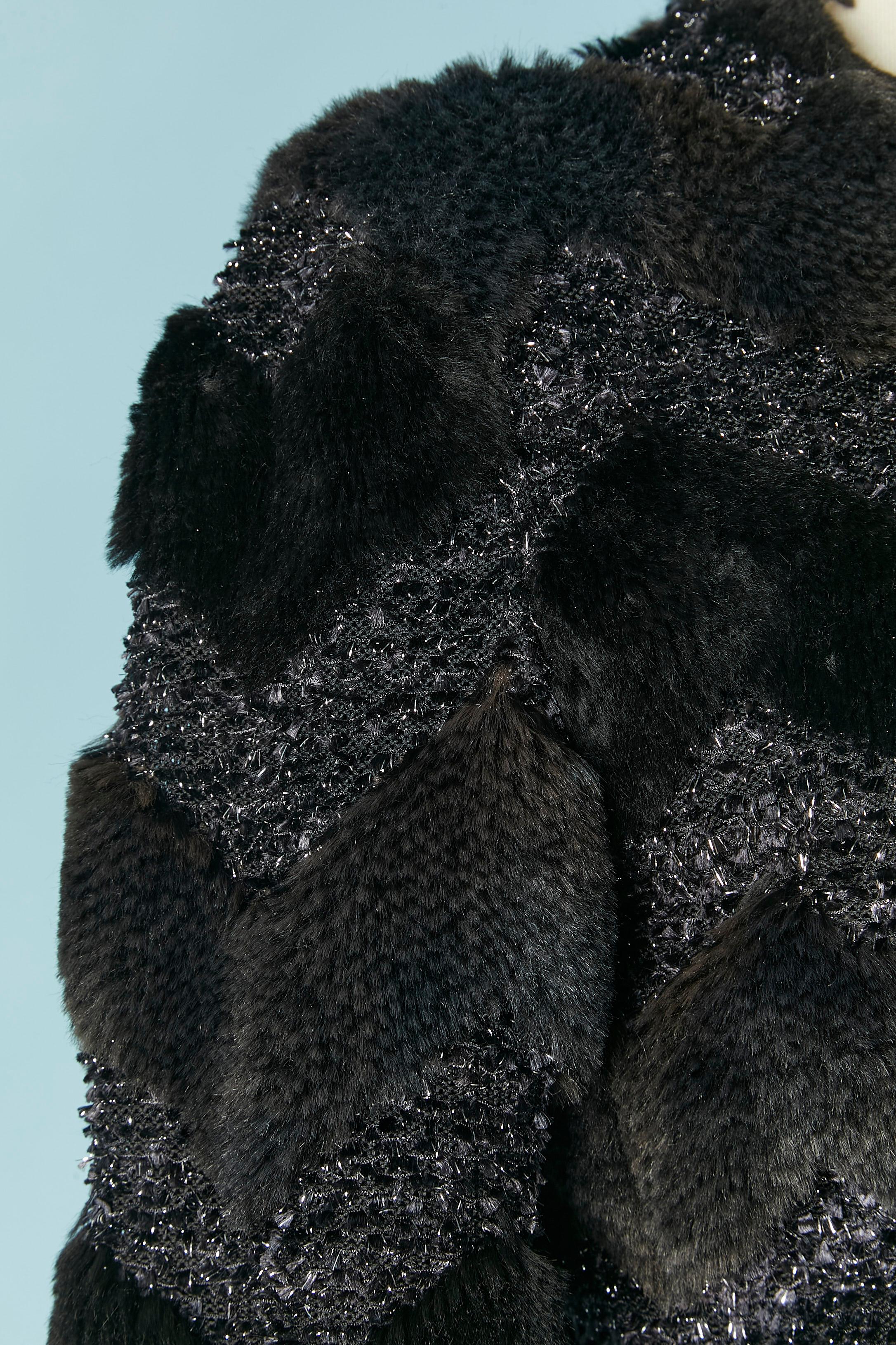 Faux-fur and lurex Tweed jacquard jacket In Excellent Condition For Sale In Saint-Ouen-Sur-Seine, FR