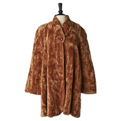 Cappotto in pelliccia sintetica beige con texture Pierre Cardin