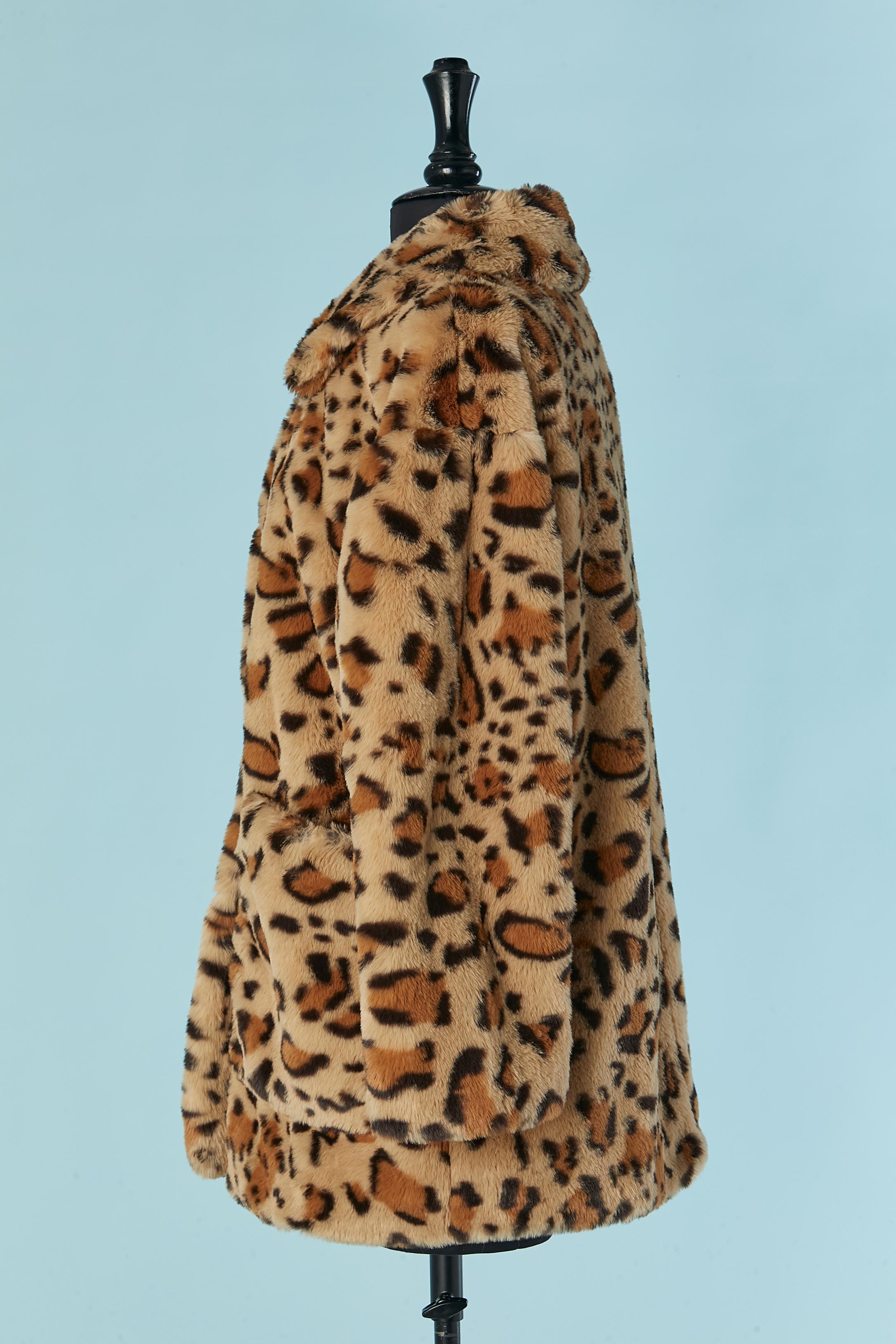 Chaqueta de piel sintética con estampado animal FERRÉ JEANS en Excelente estado para la venta en Saint-Ouen-Sur-Seine, FR