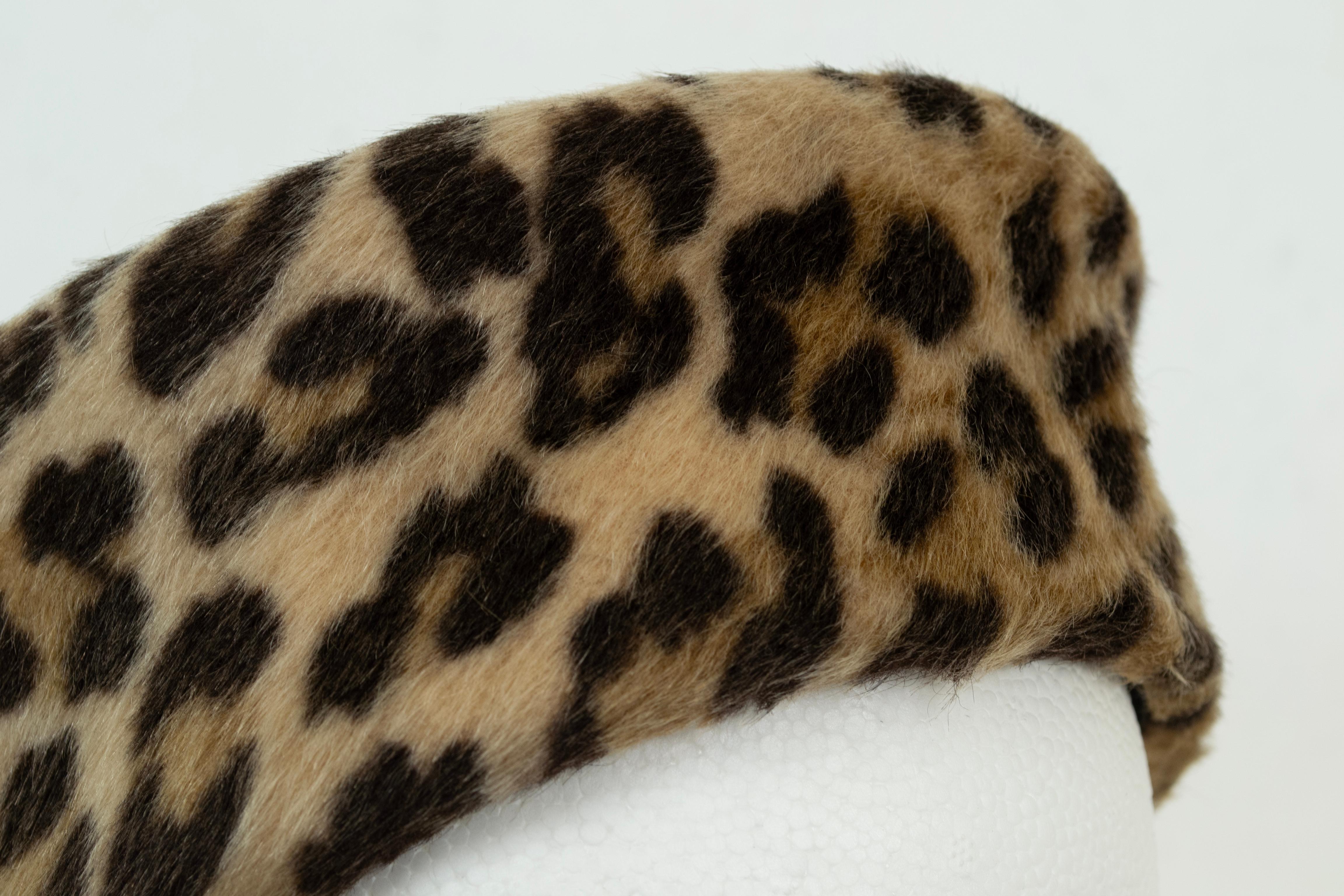 Kunstpelz Leopard Pillbox Turban Hut - S (6 ¾), 1960s Damen im Angebot