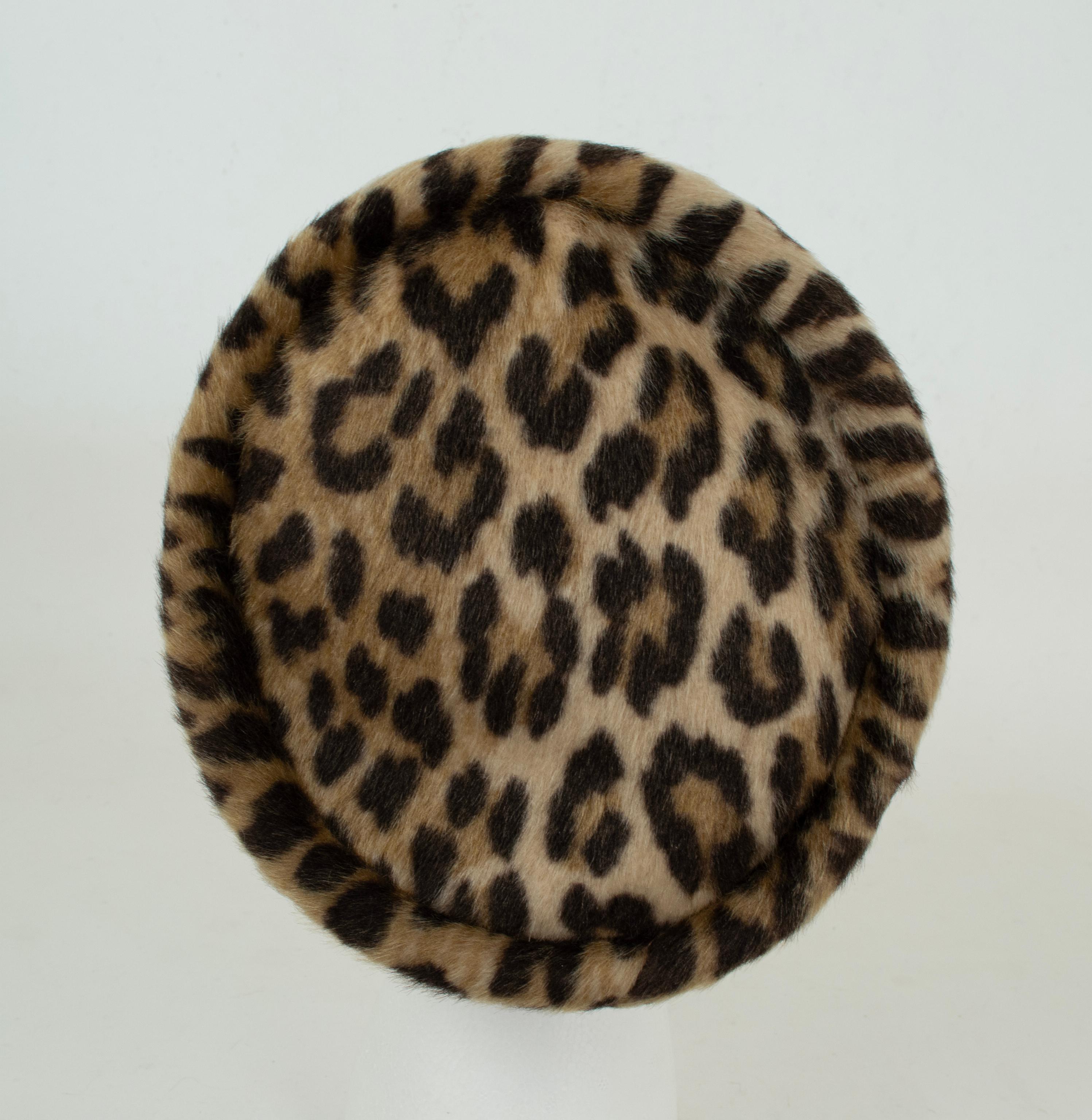 Kunstpelz Leopard Pillbox Turban Hut - S (6 ¾), 1960s im Angebot 2