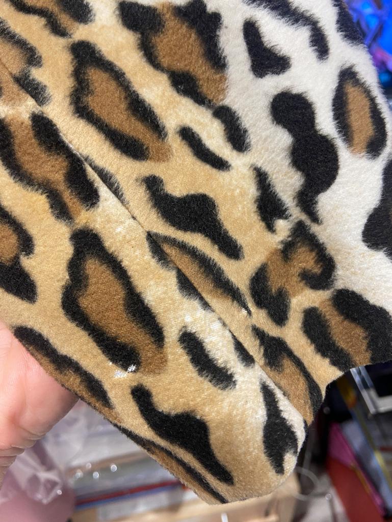 Veste à simple boutonnage avec imprimé léopard Moschino Cheap & Chic en vente 1