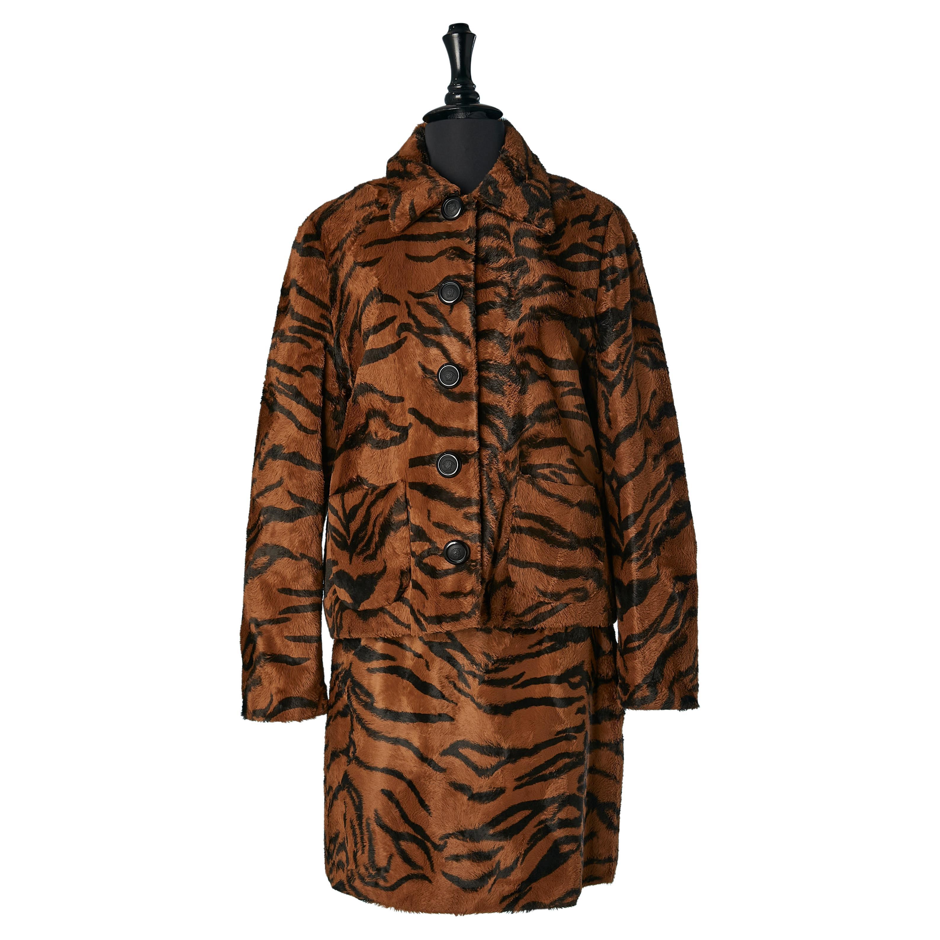 Faux furs skirt-suit with brown and black tiger pattern Versace Jeans Couture For Sale