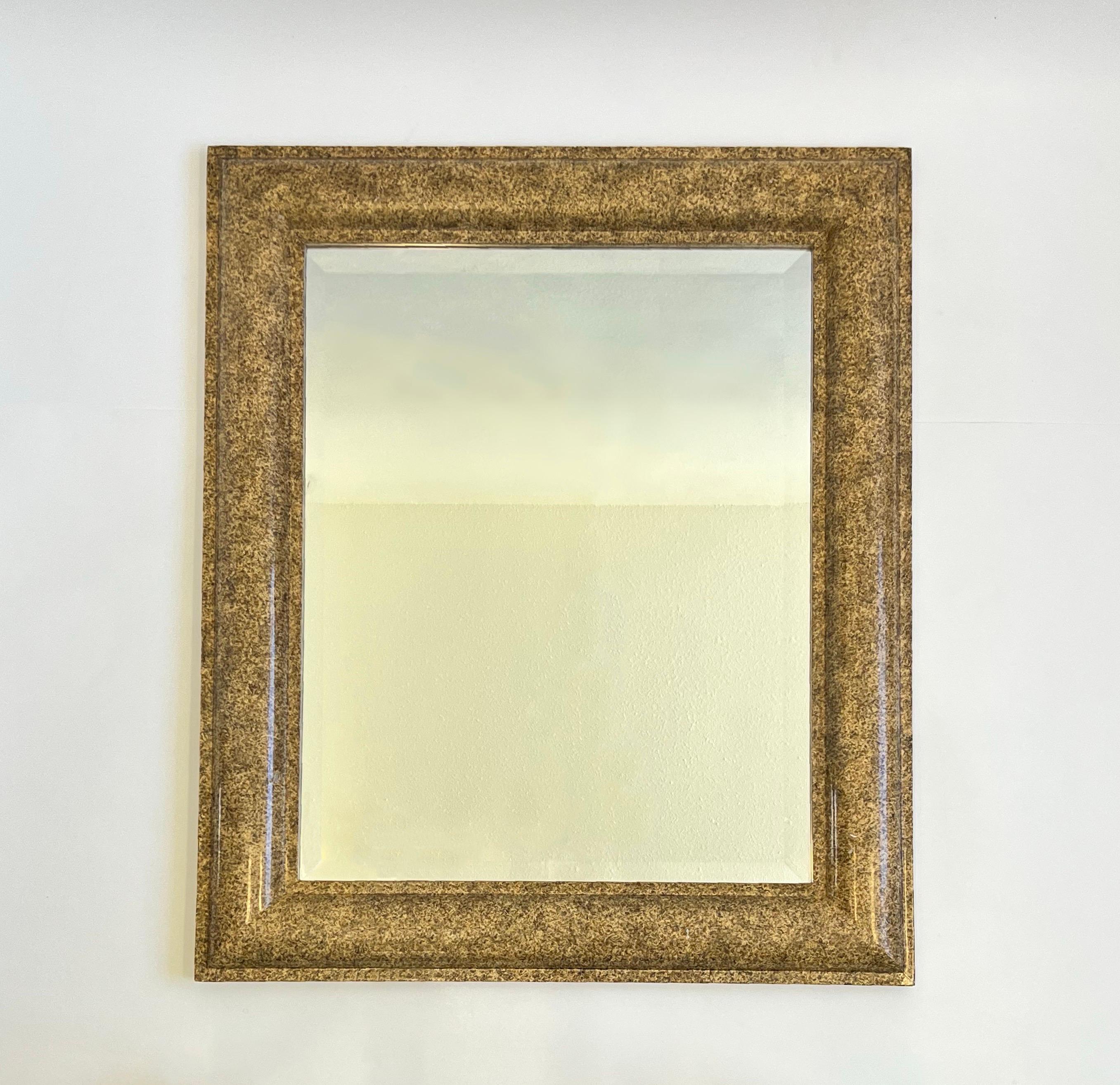 Espejo de pared biselado lacado imitación granito de J. Robert Scott en Bueno estado para la venta en Palm Springs, CA