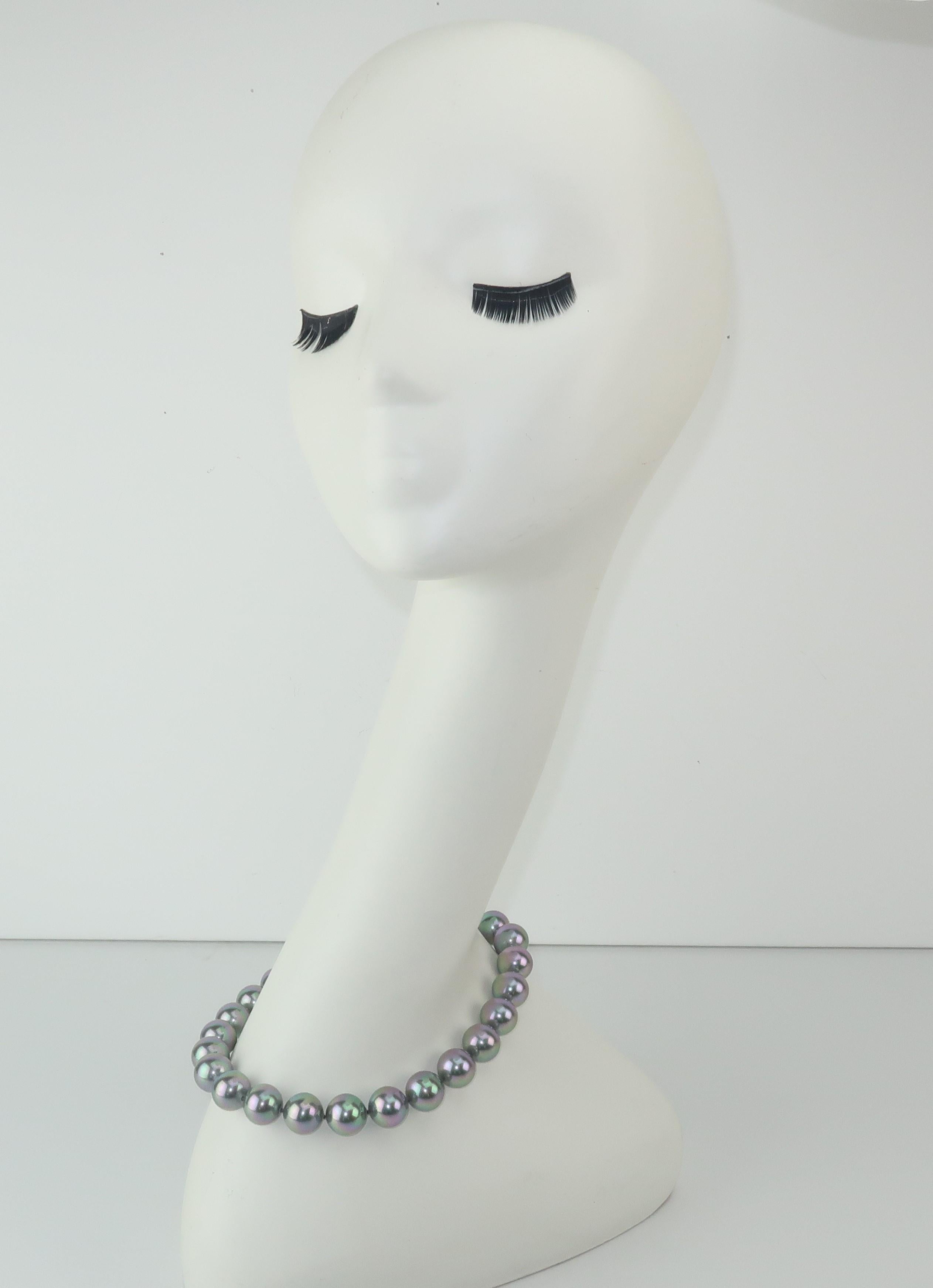 Faux Gray Pearl Choker Necklace With Rhinestone Closure For Sale 2
