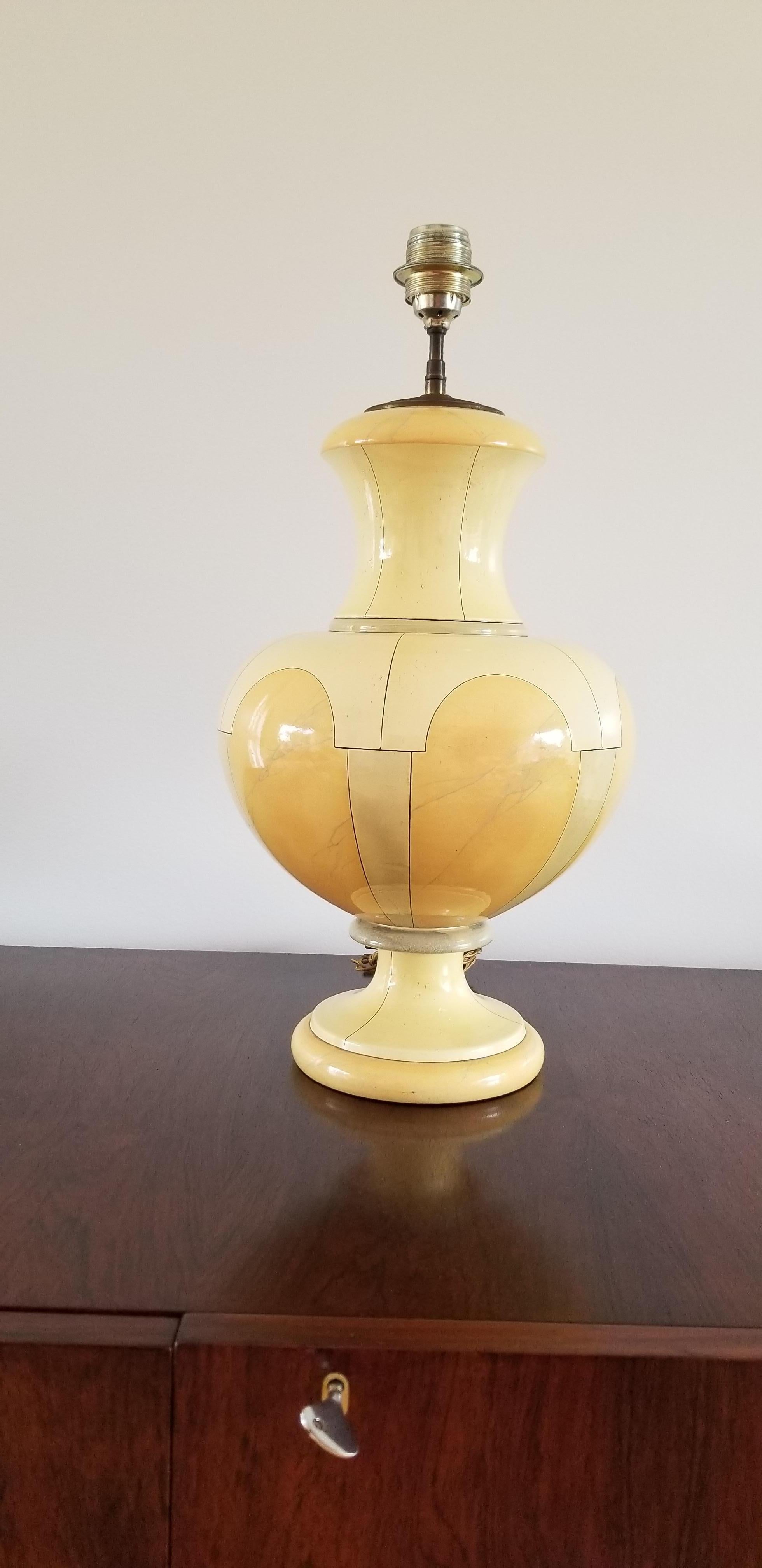 Mid-20th Century Faux Ivory and Faux Marble Ceramic Lamp by Jean Roger, France, 1960s