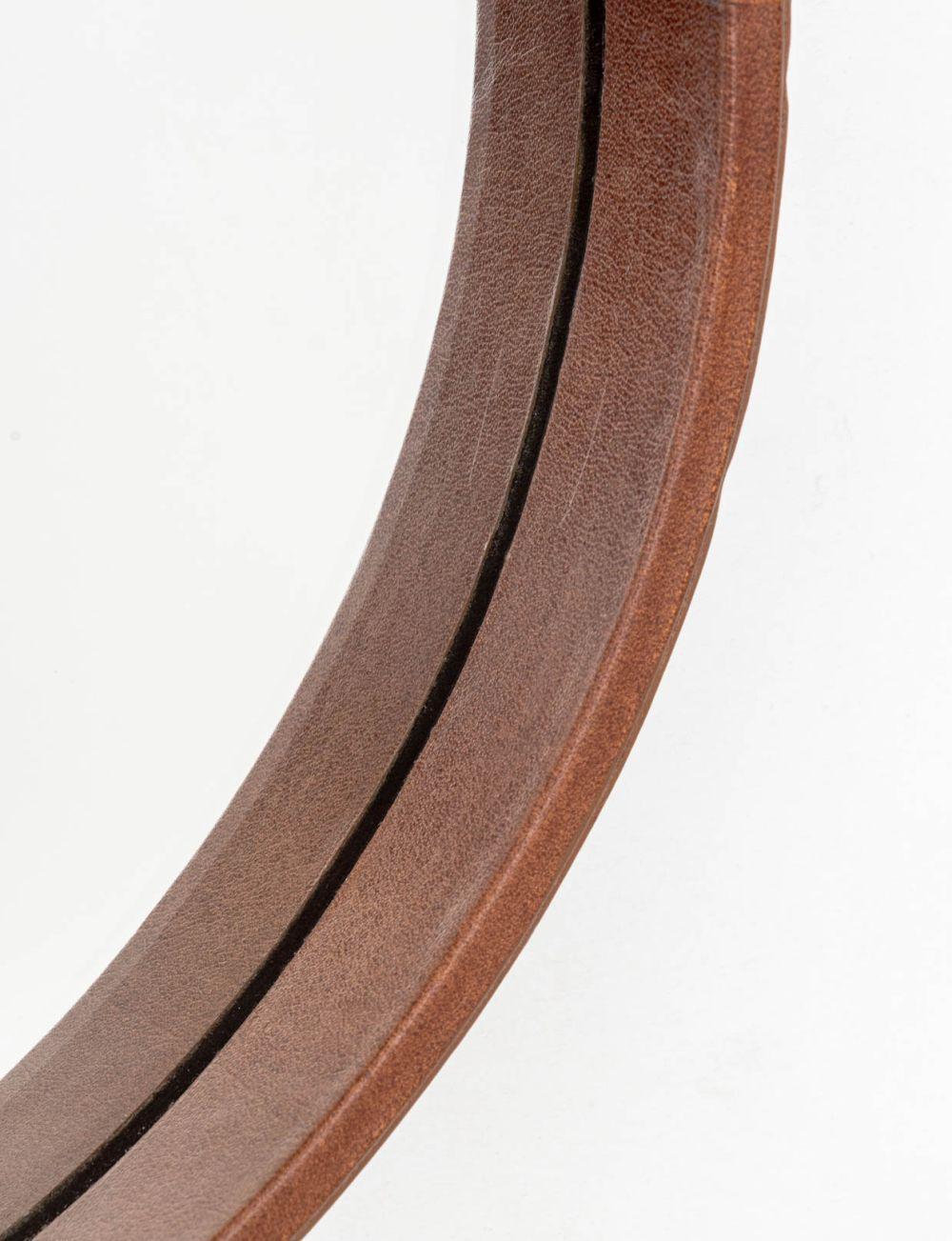 Imitation cuir Miroirs encadrés avec courroie en simili cuir, paire en vente