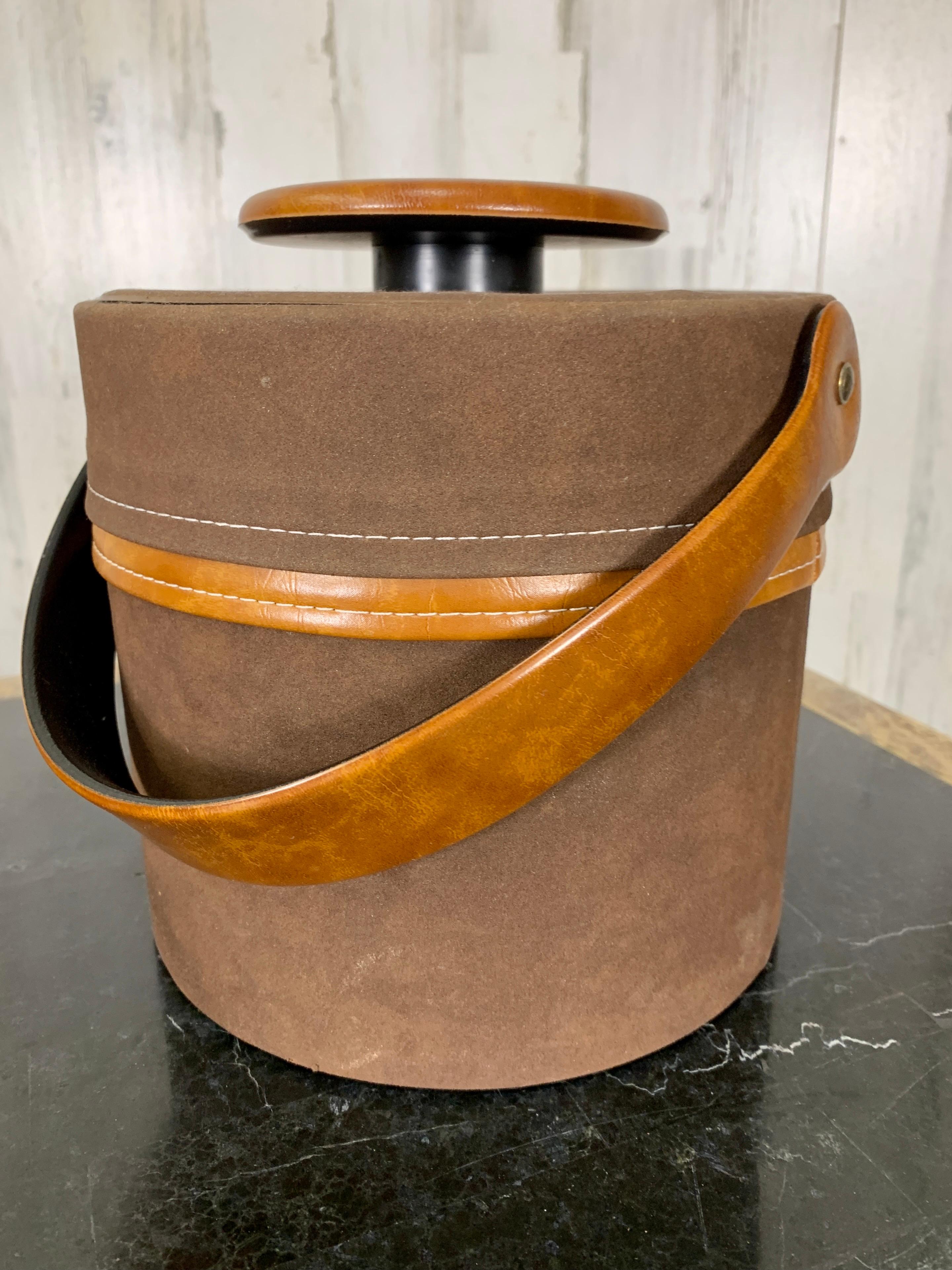 Mid-Century Modern Faux Leather Wrapped Bar set For Sale
