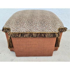 Pouf pouf poggiapiedi in finto leopardo di Ferguson Copeland