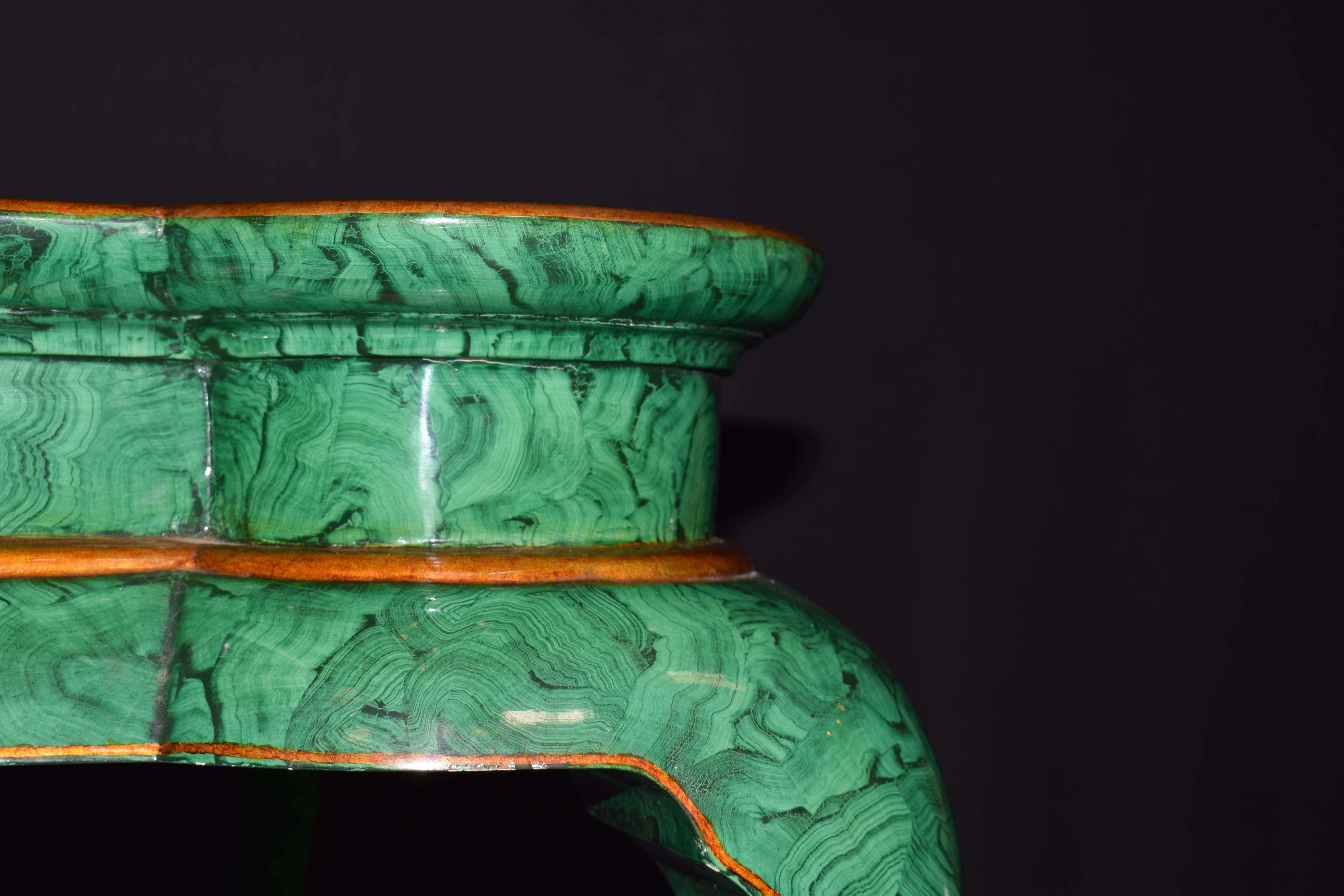 Faux Malachite Queen Anne Table In Good Condition In Atlanta, GA